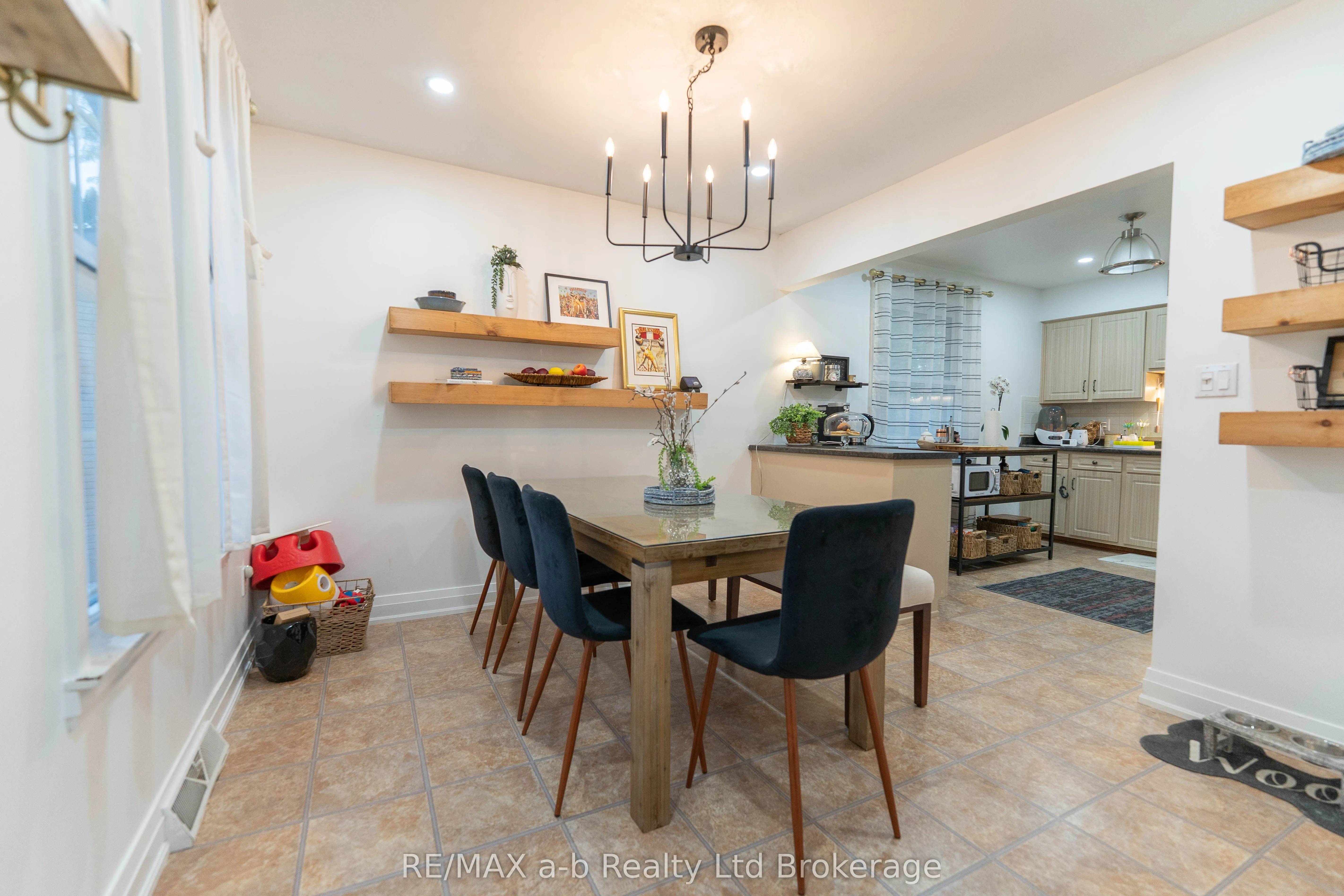 6 Camdon Court