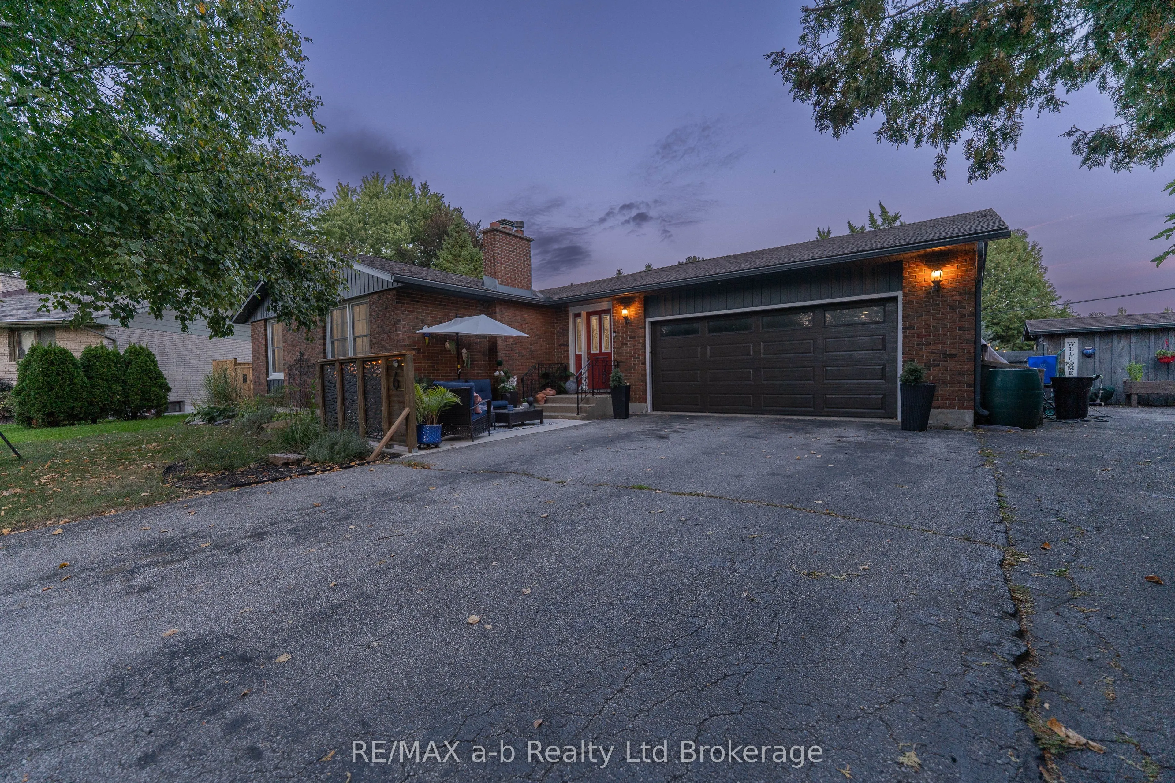 6 Camdon Court