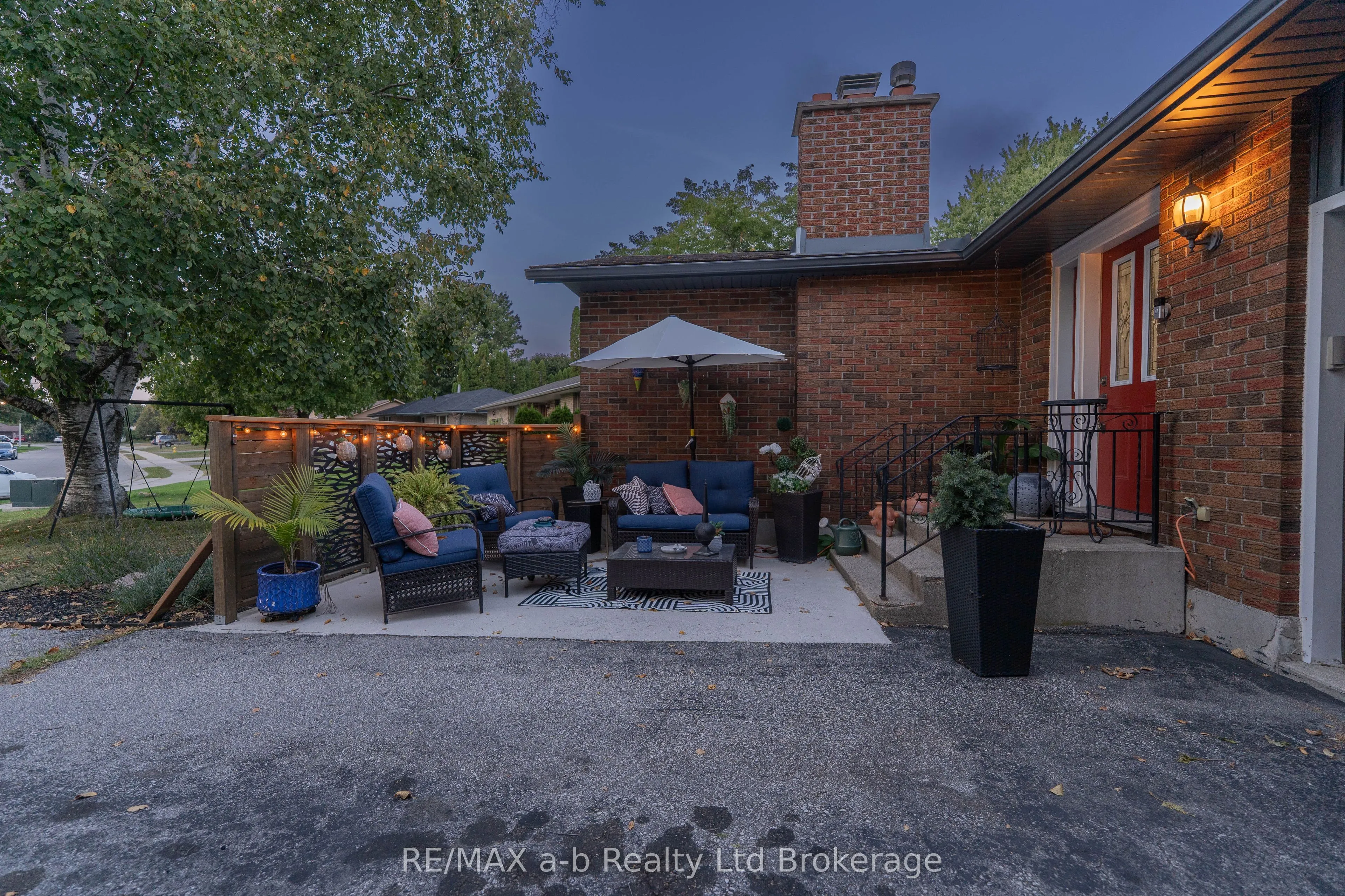 6 Camdon Court