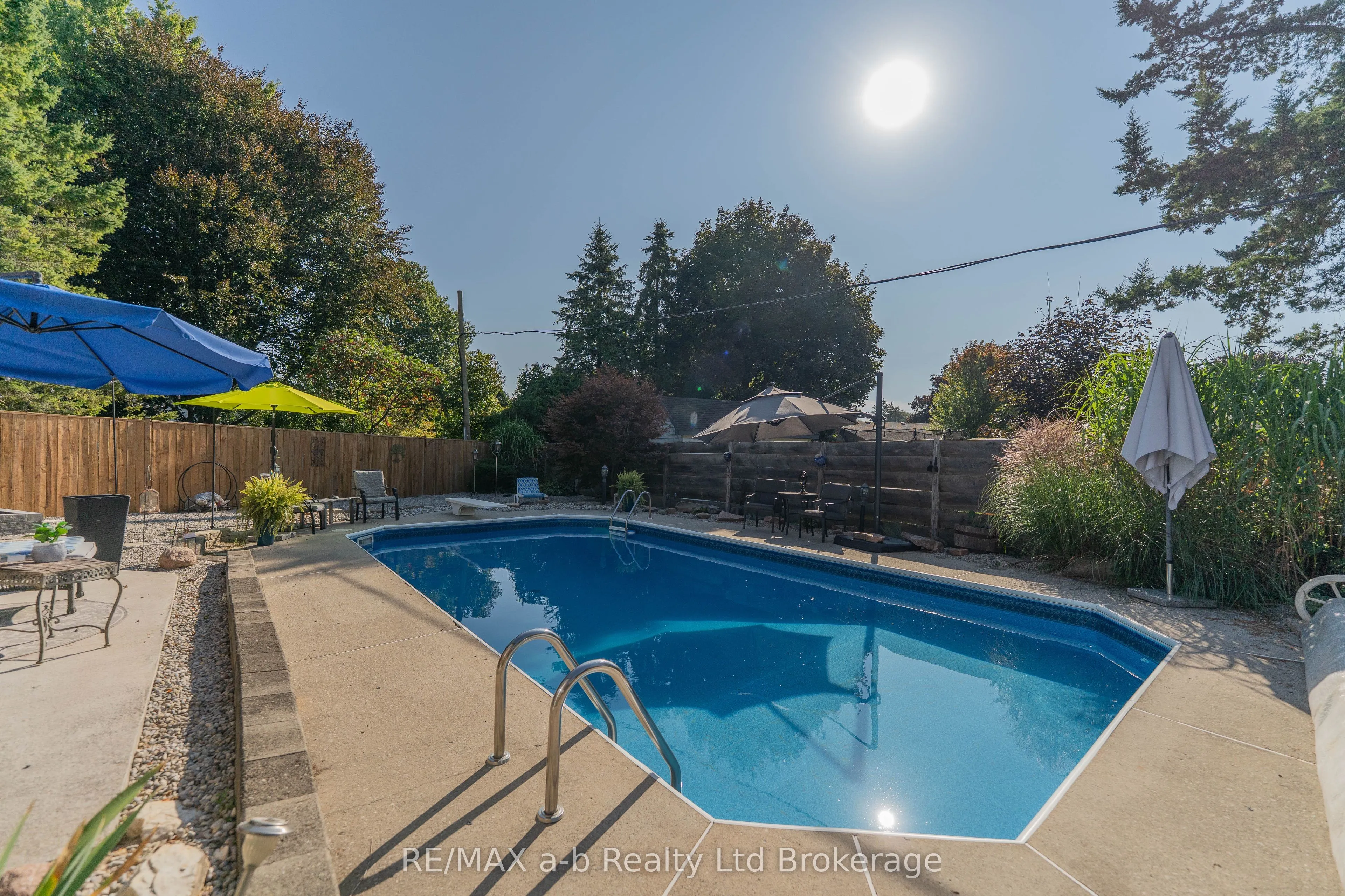 6 Camdon Court