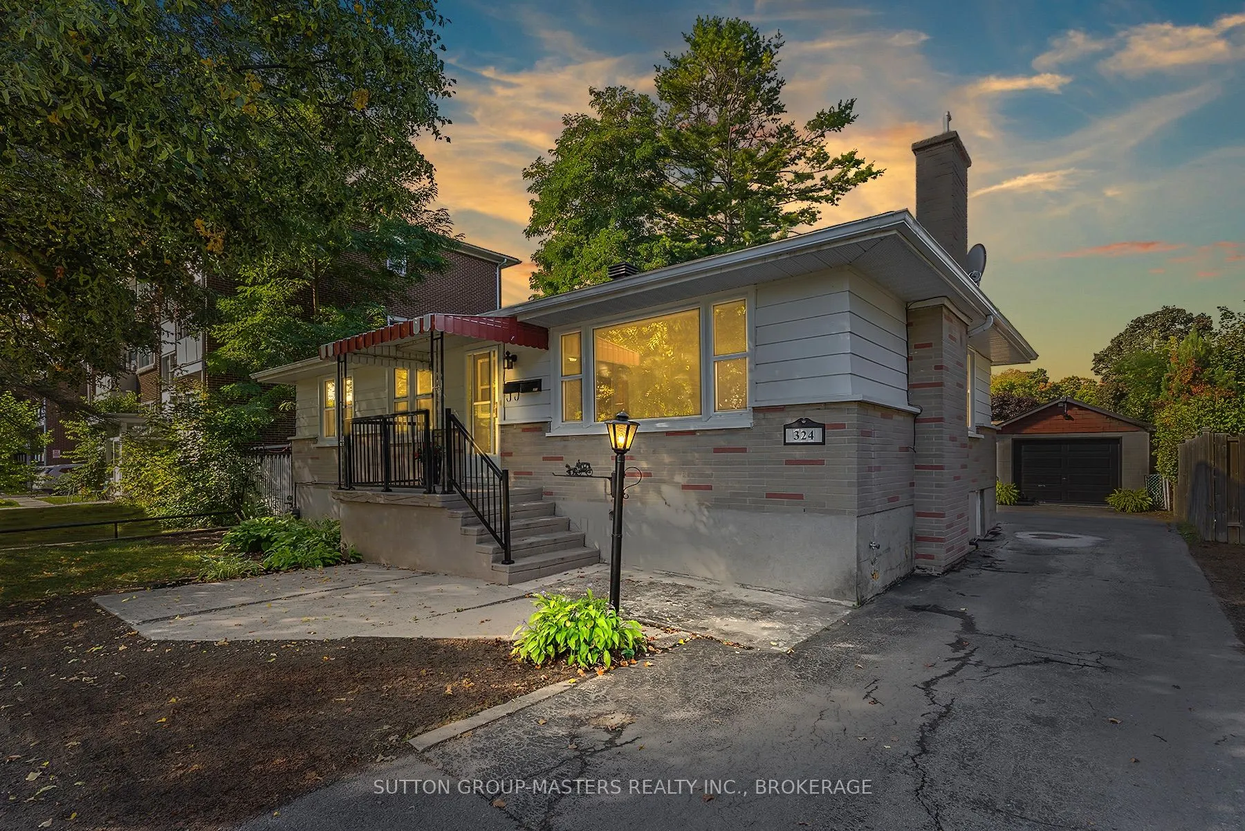 324 Yonge Street