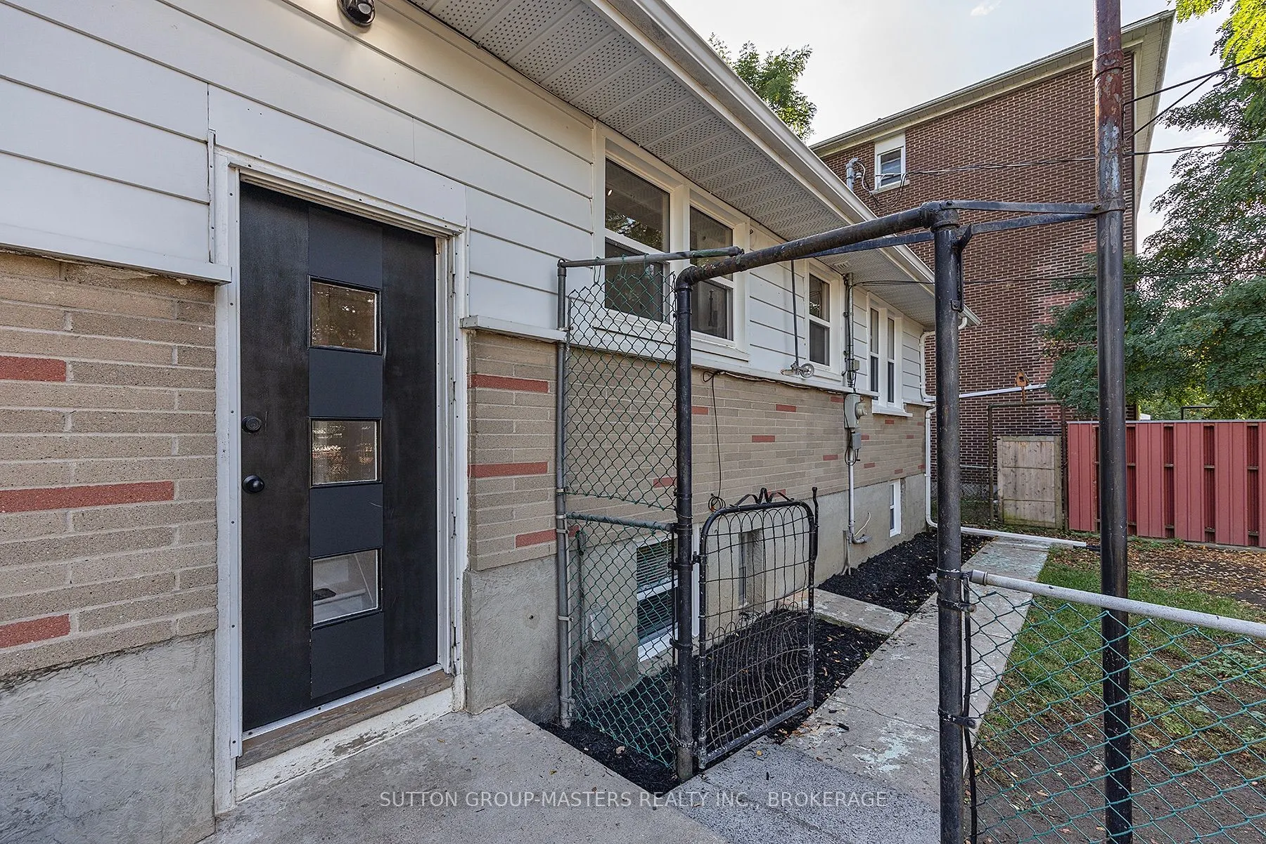 324 Yonge Street