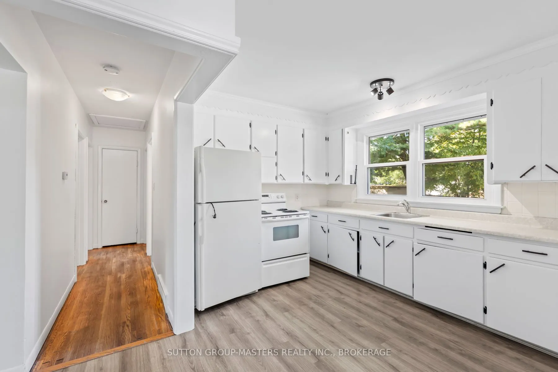 324 Yonge Street