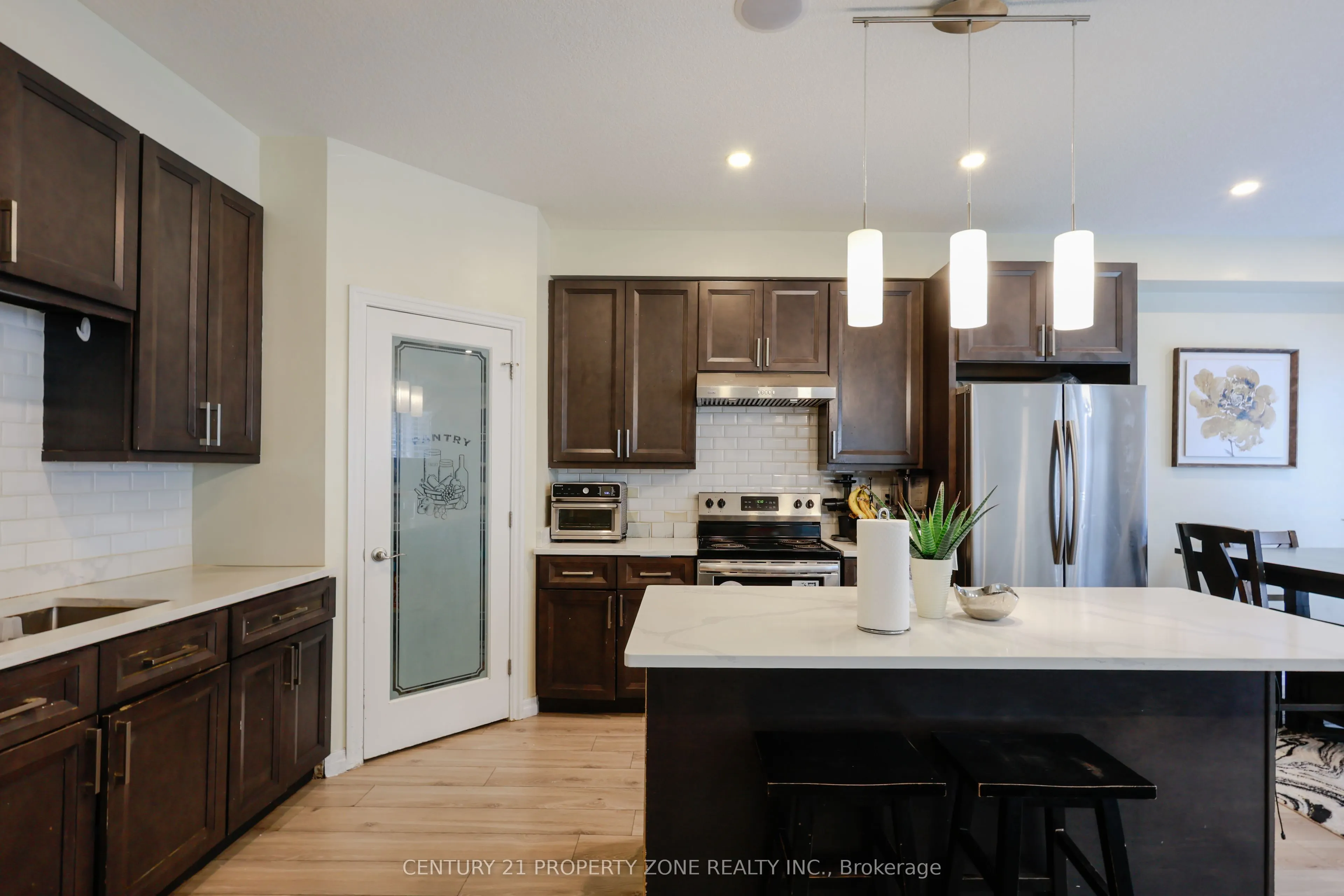 811 Sarnia Road, #62
