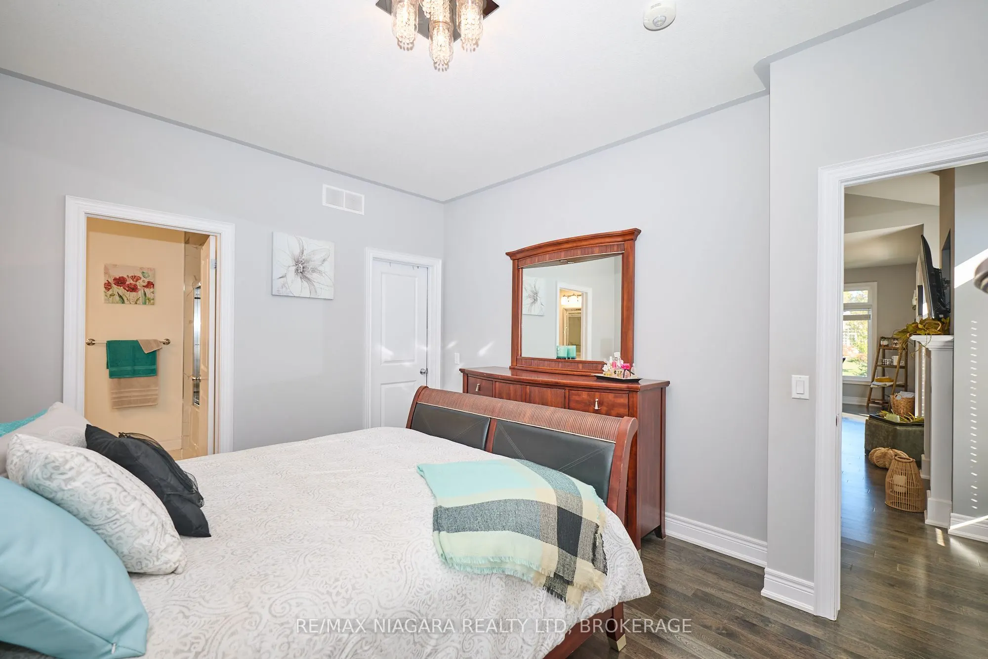 4049 Village Creek Drive