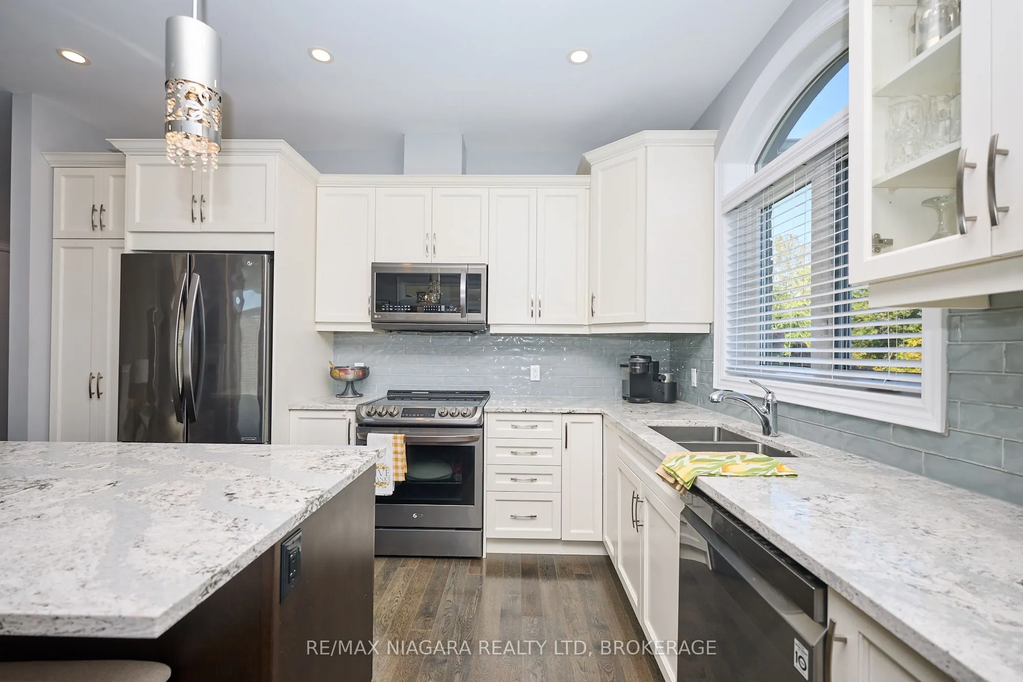 4049 Village Creek Drive
