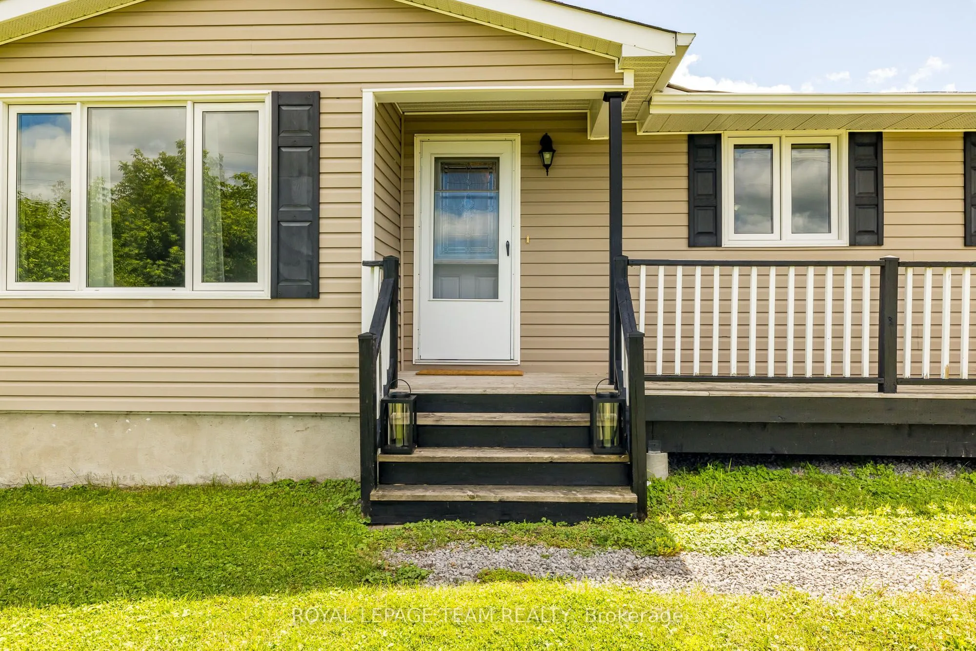 1234 Kinburn Side Road