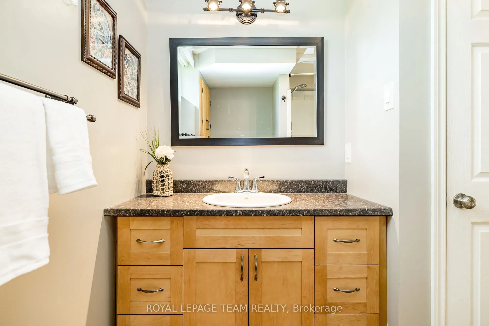 1234 Kinburn Side Road