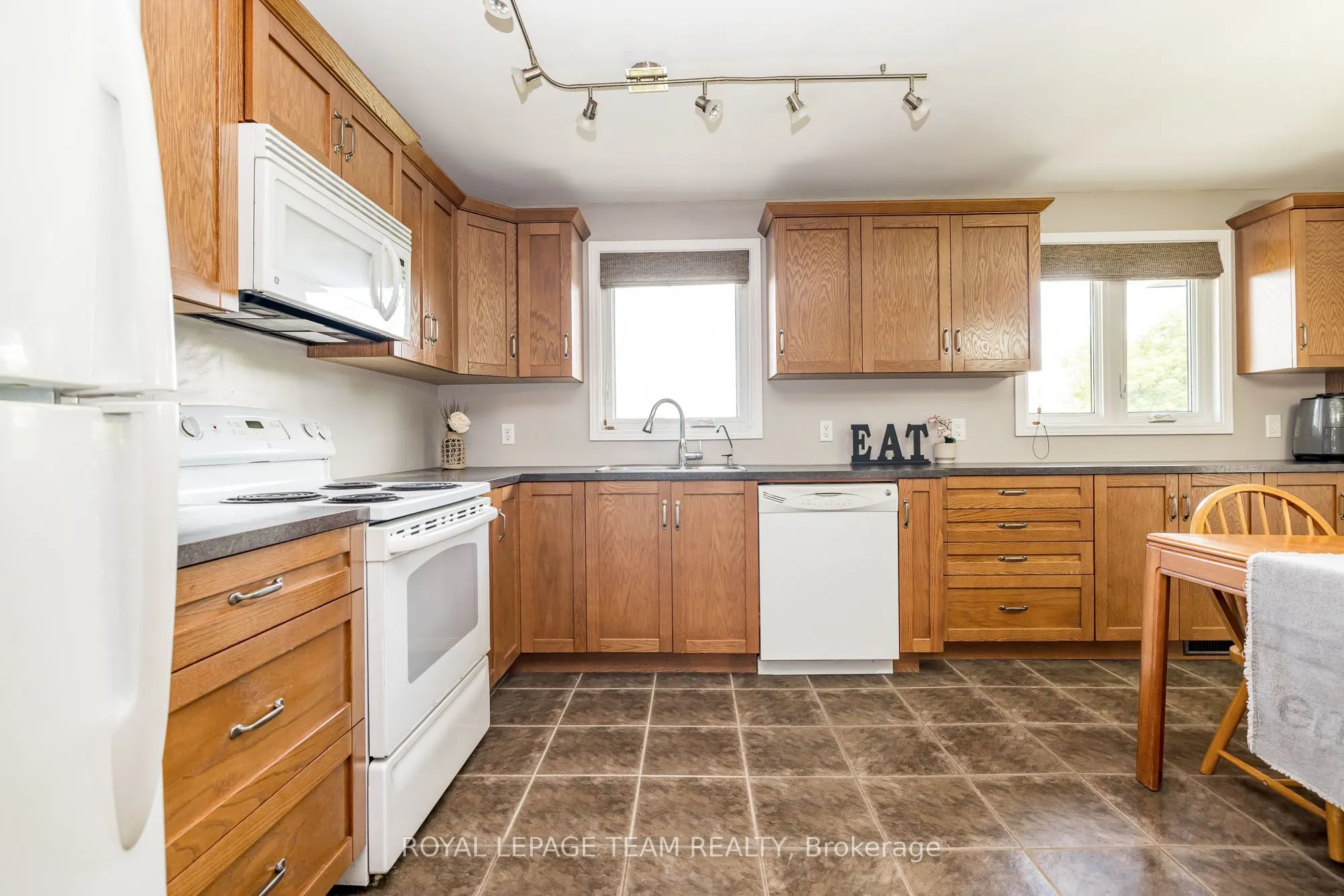 1234 Kinburn Side Road