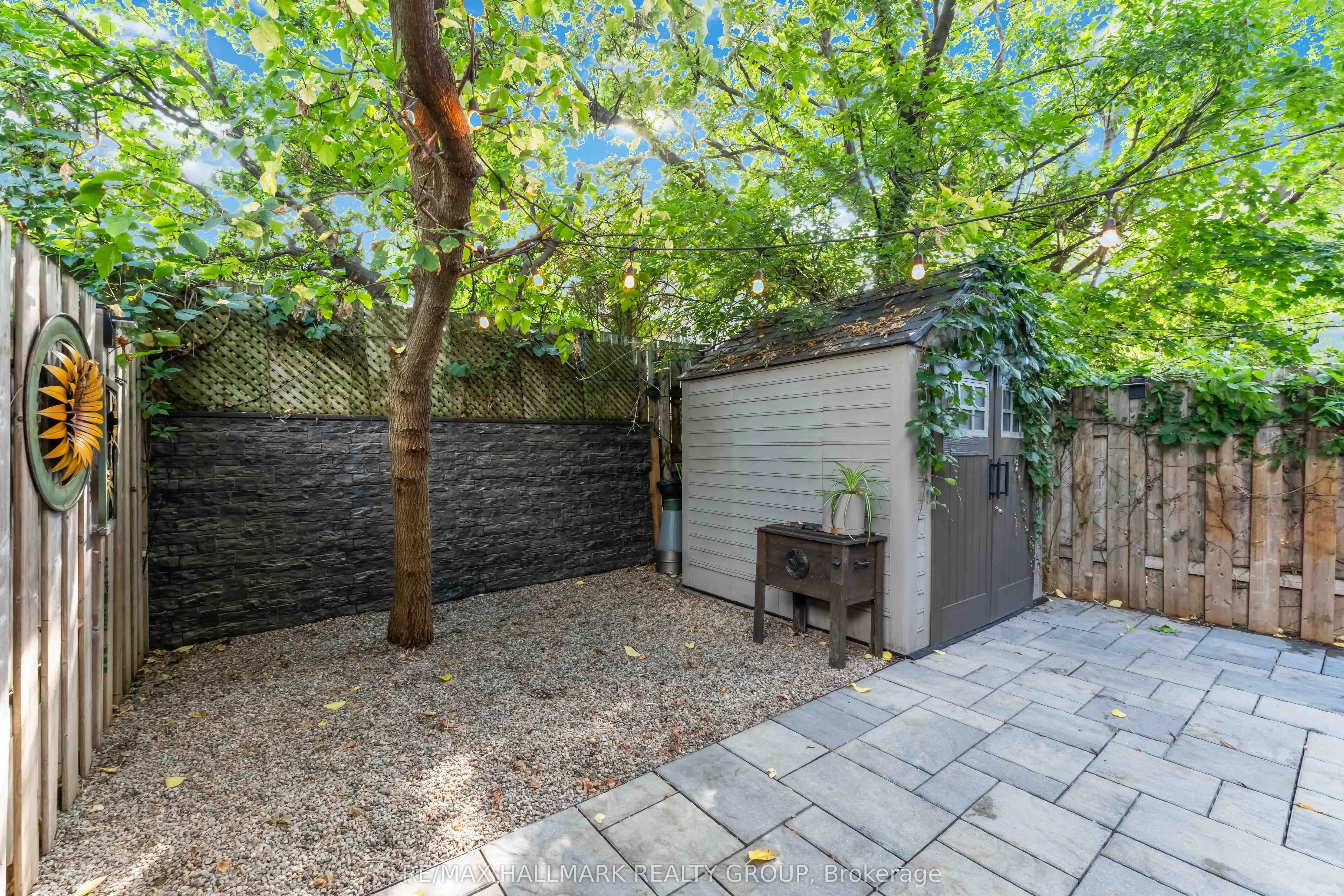 142 Queen Mary Street, #A