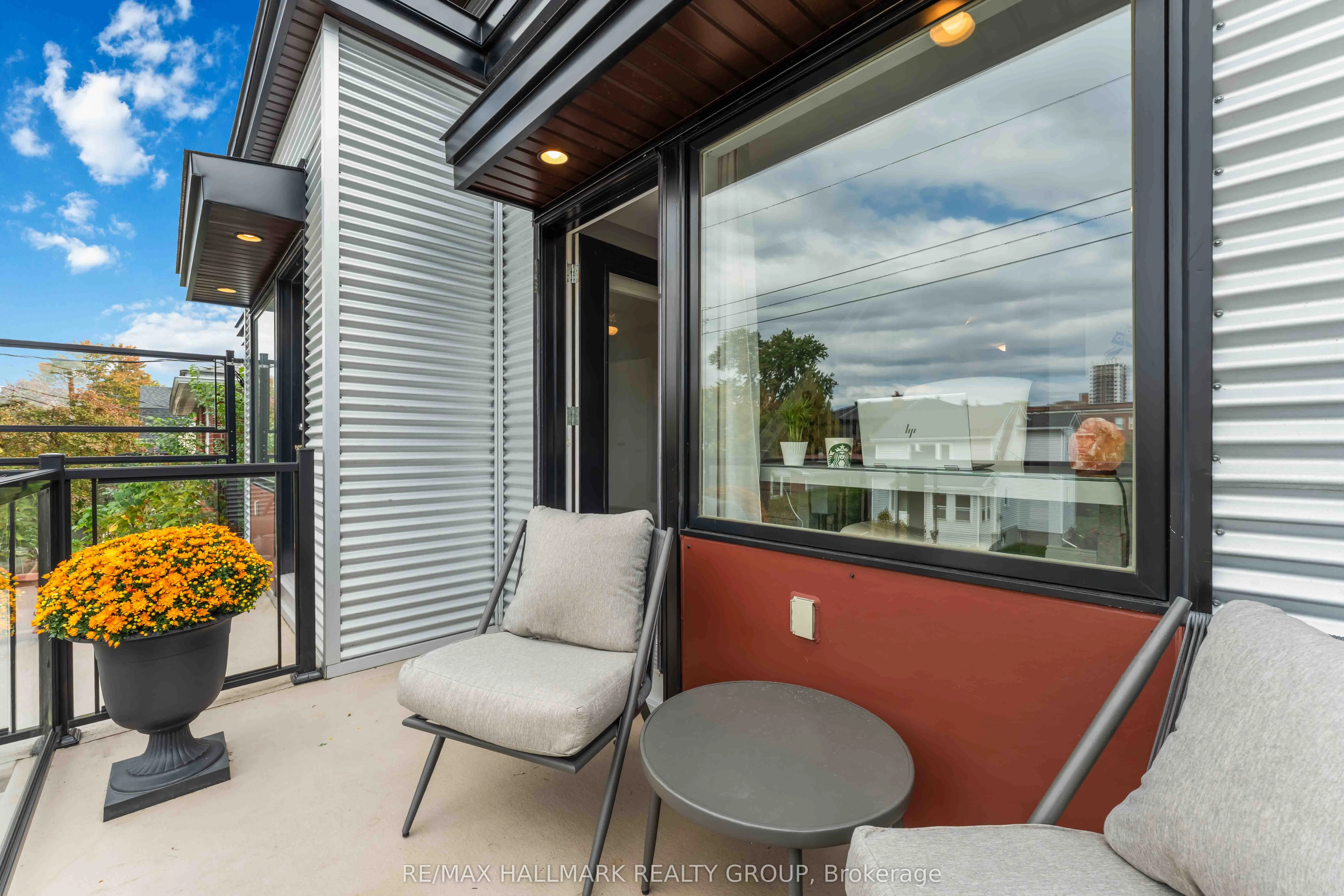 142 Queen Mary Street, #A