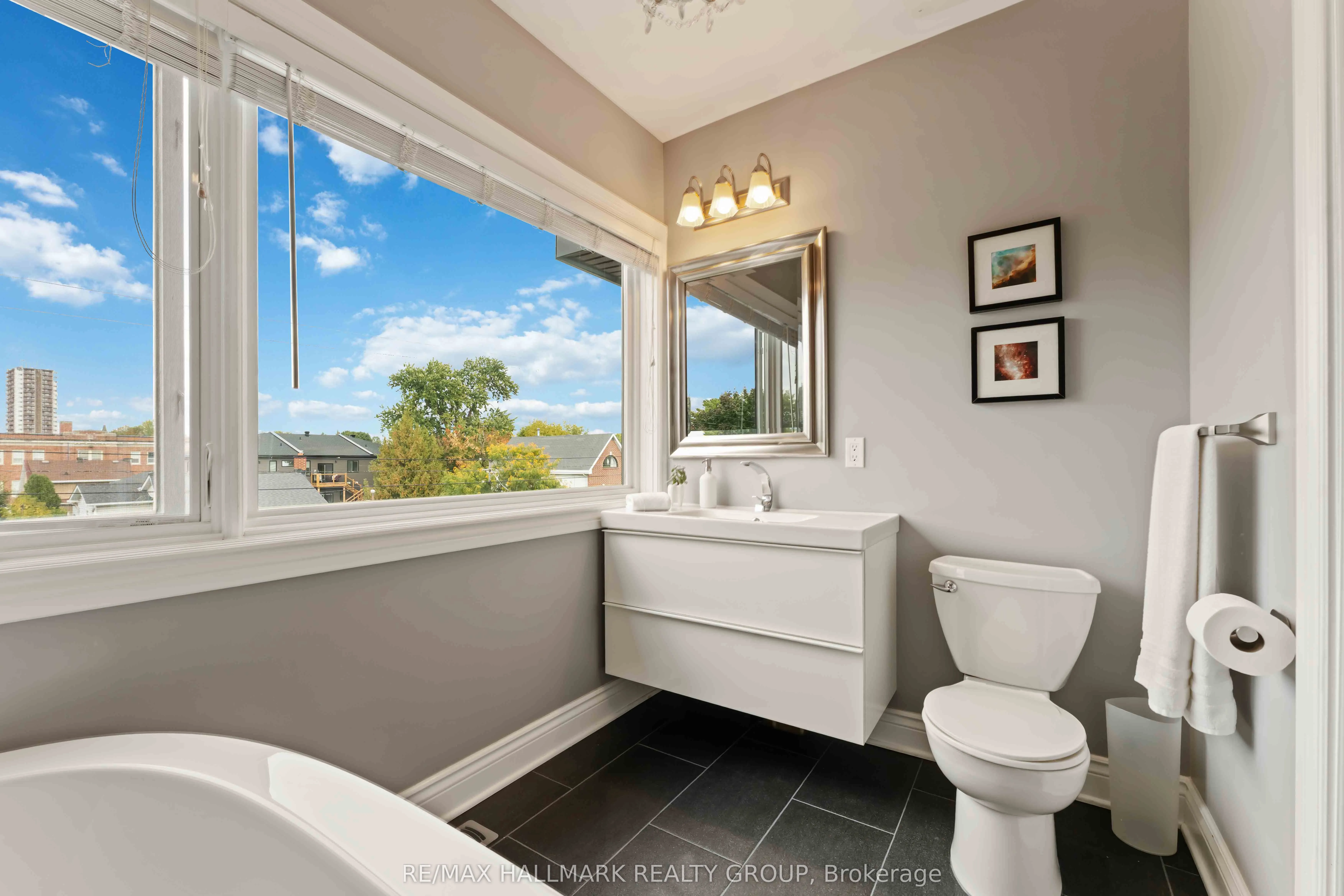 142 Queen Mary Street, #A
