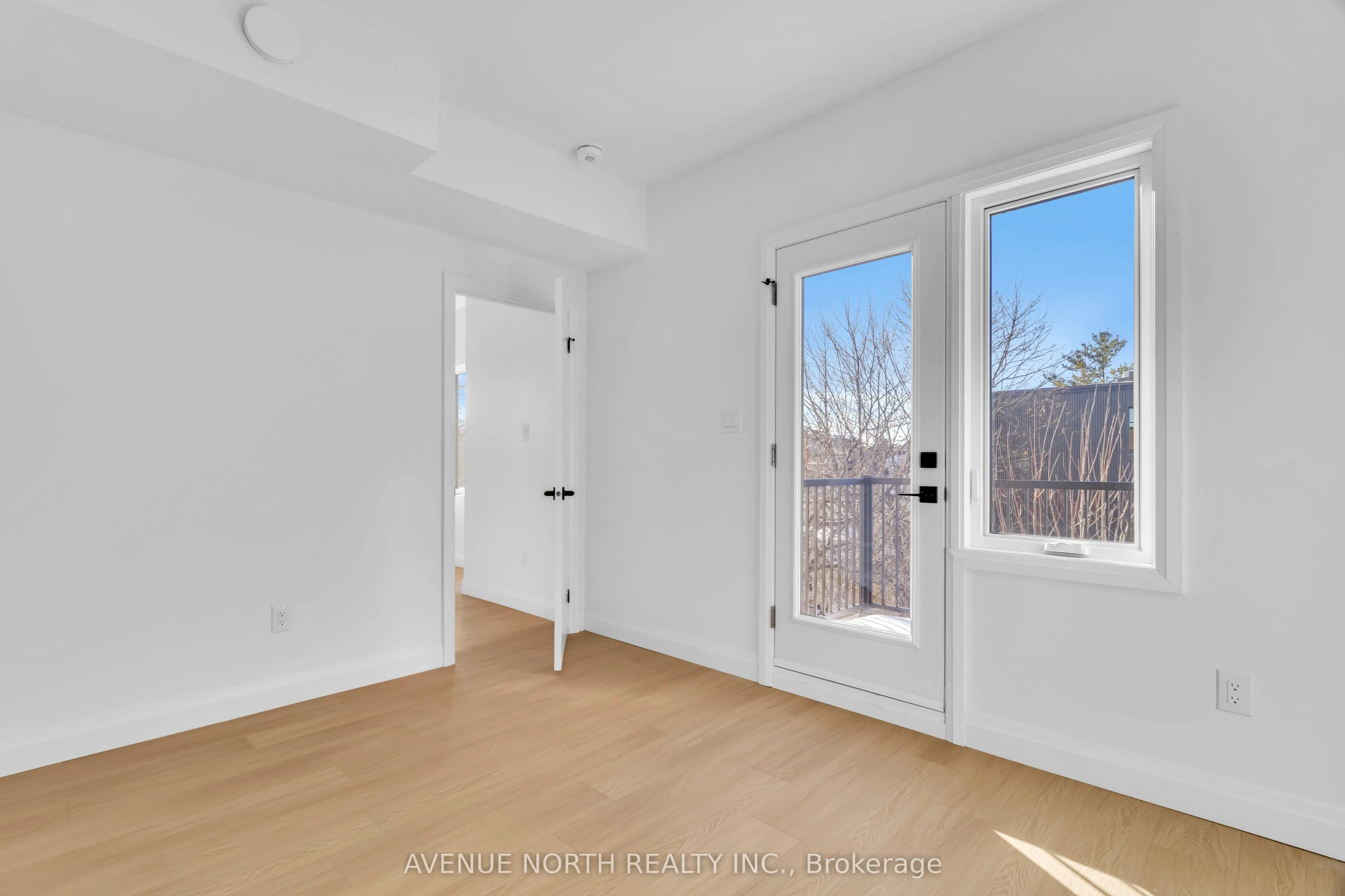 368 Tweedsmuir Avenue, #301