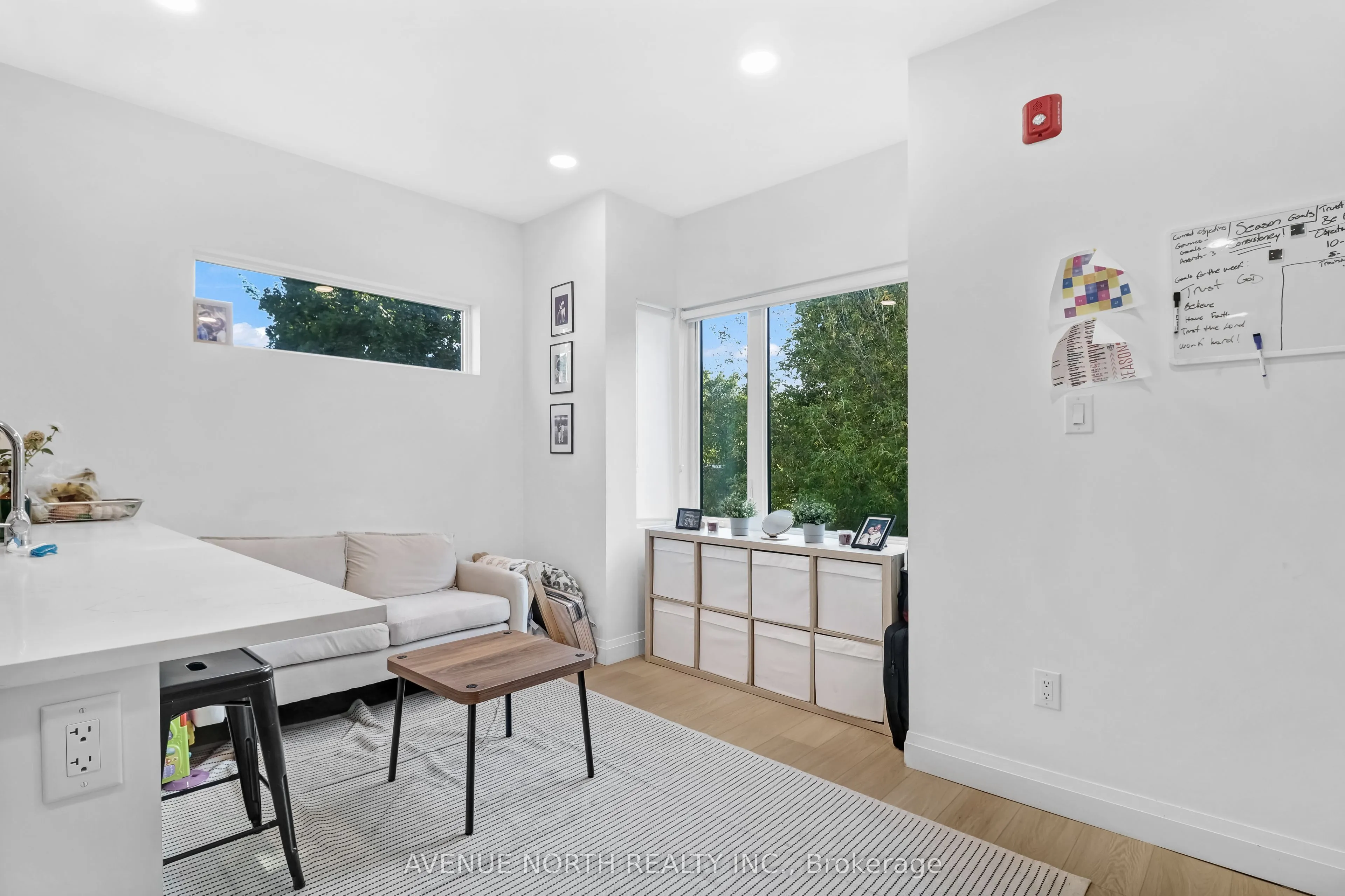 368 Tweedsmuir Avenue, #301