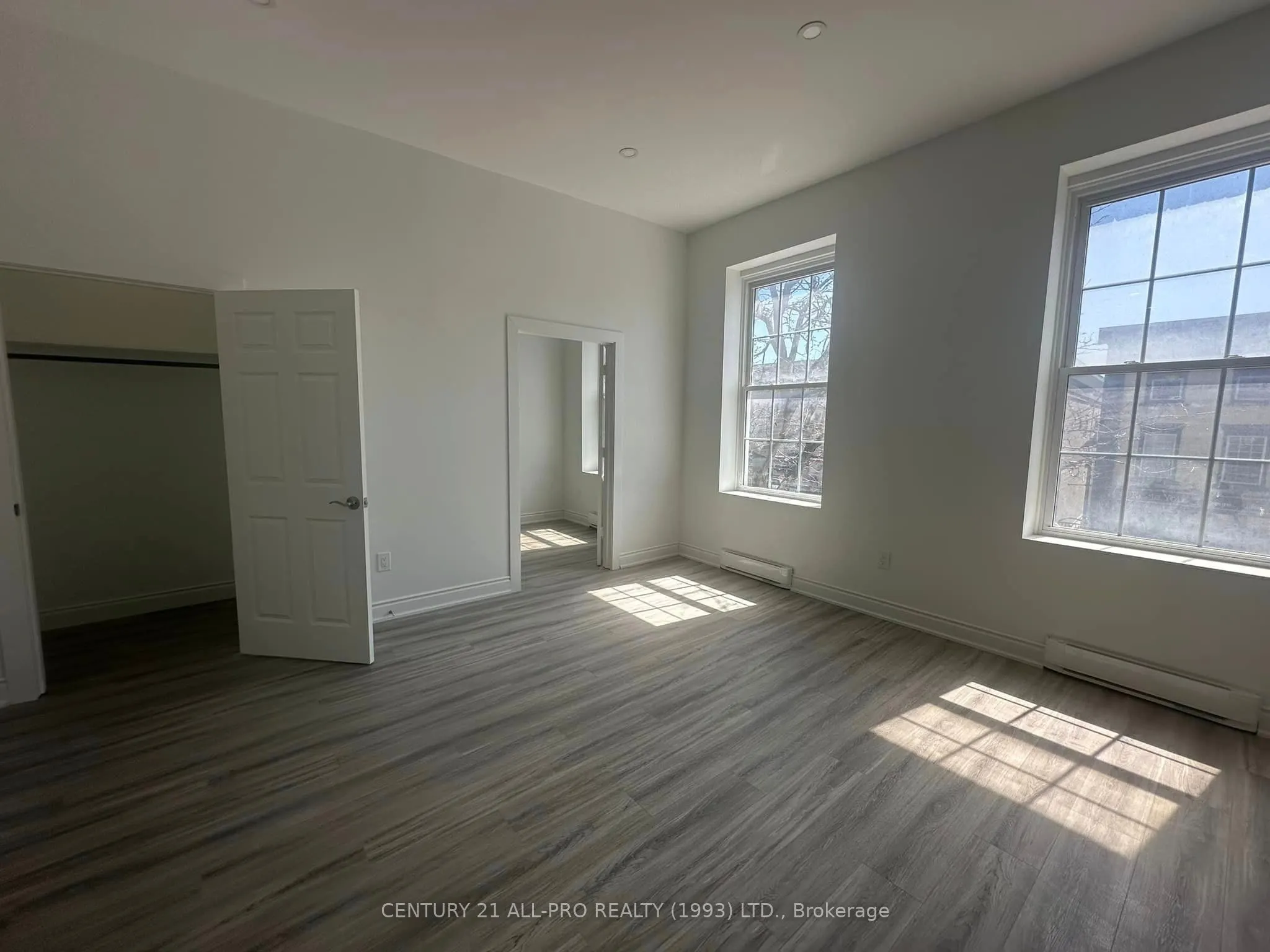 82 King Street W, #Unit 1