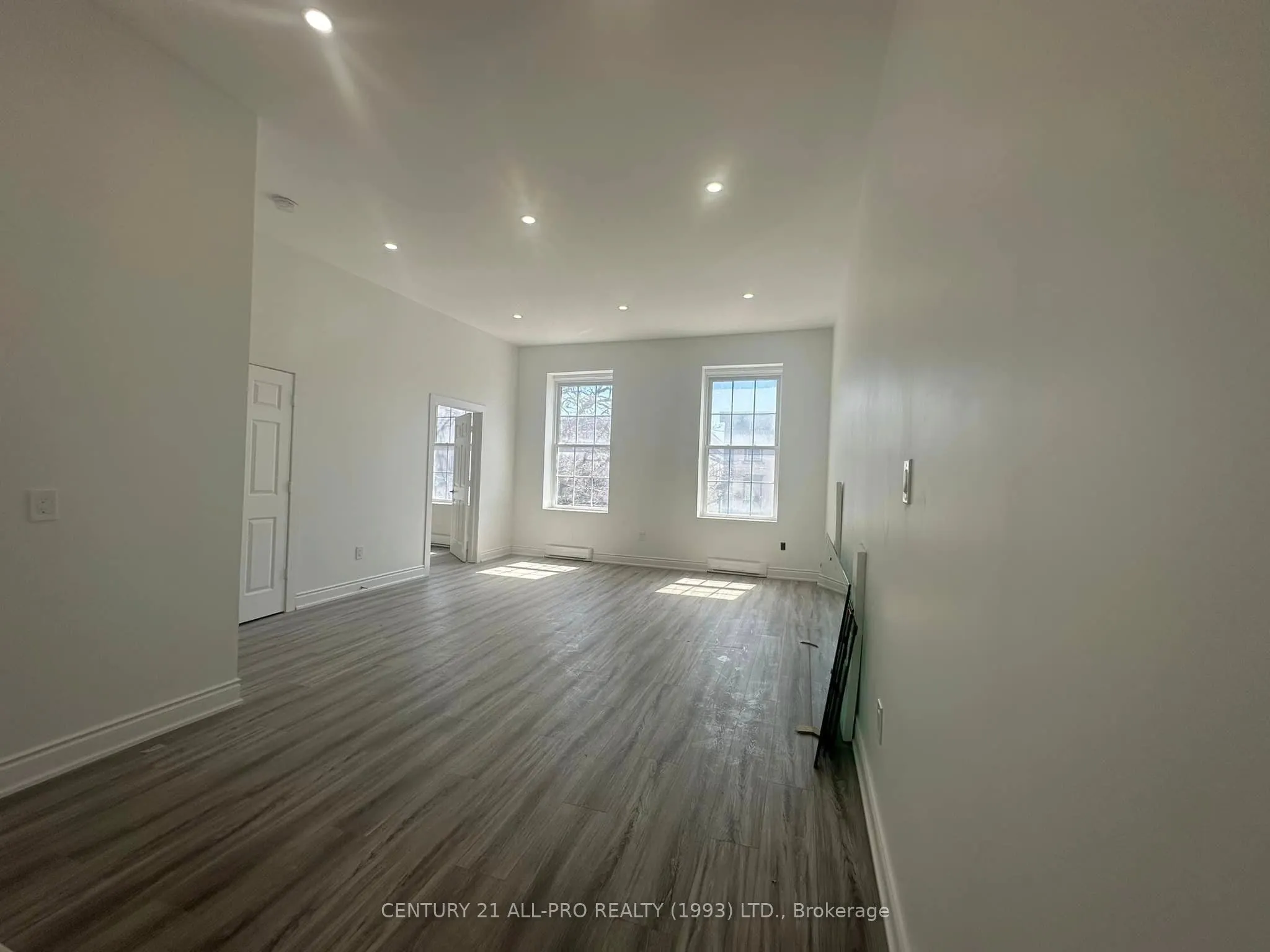 82 King Street W, #Unit 1