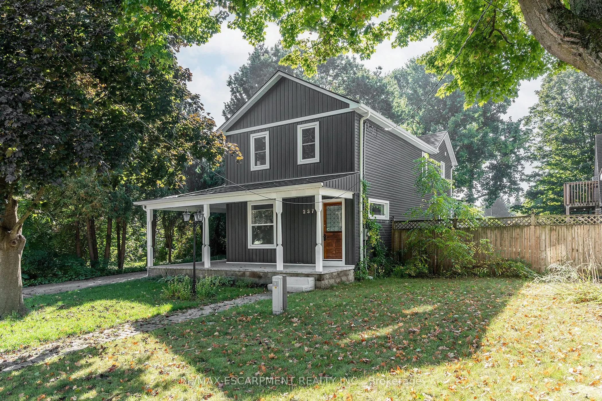 237 MAIN Street E