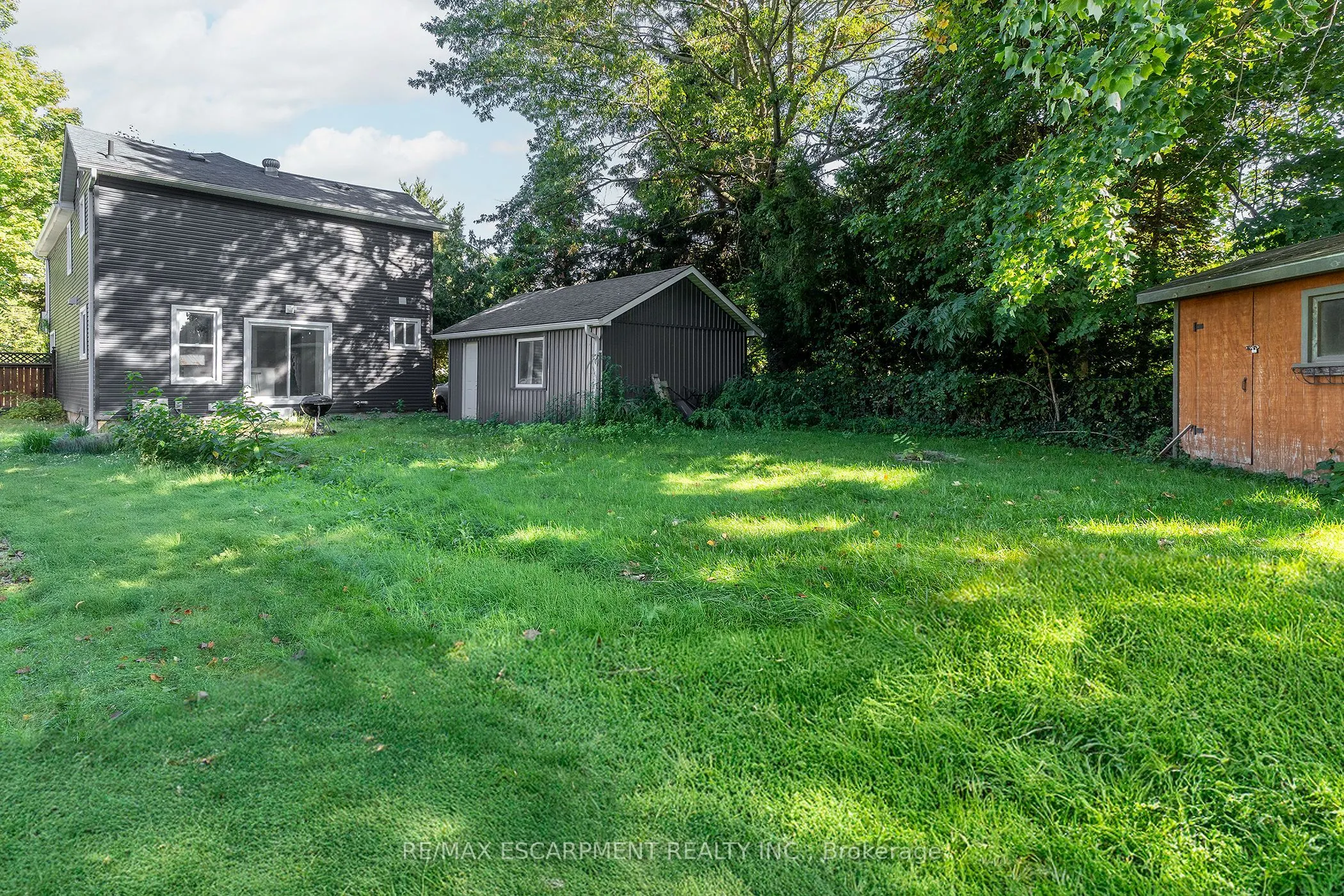 237 MAIN Street E
