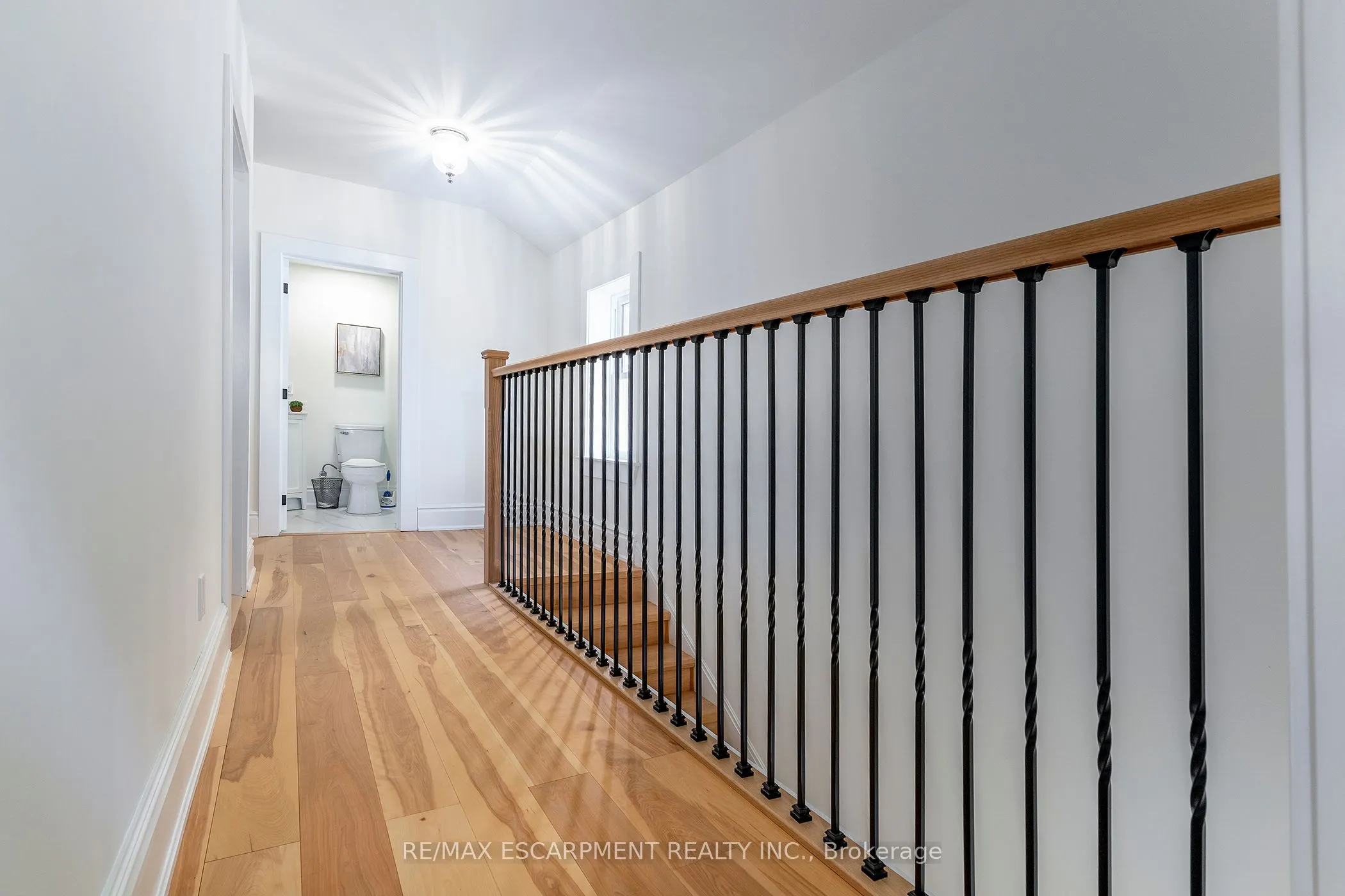237 MAIN Street E