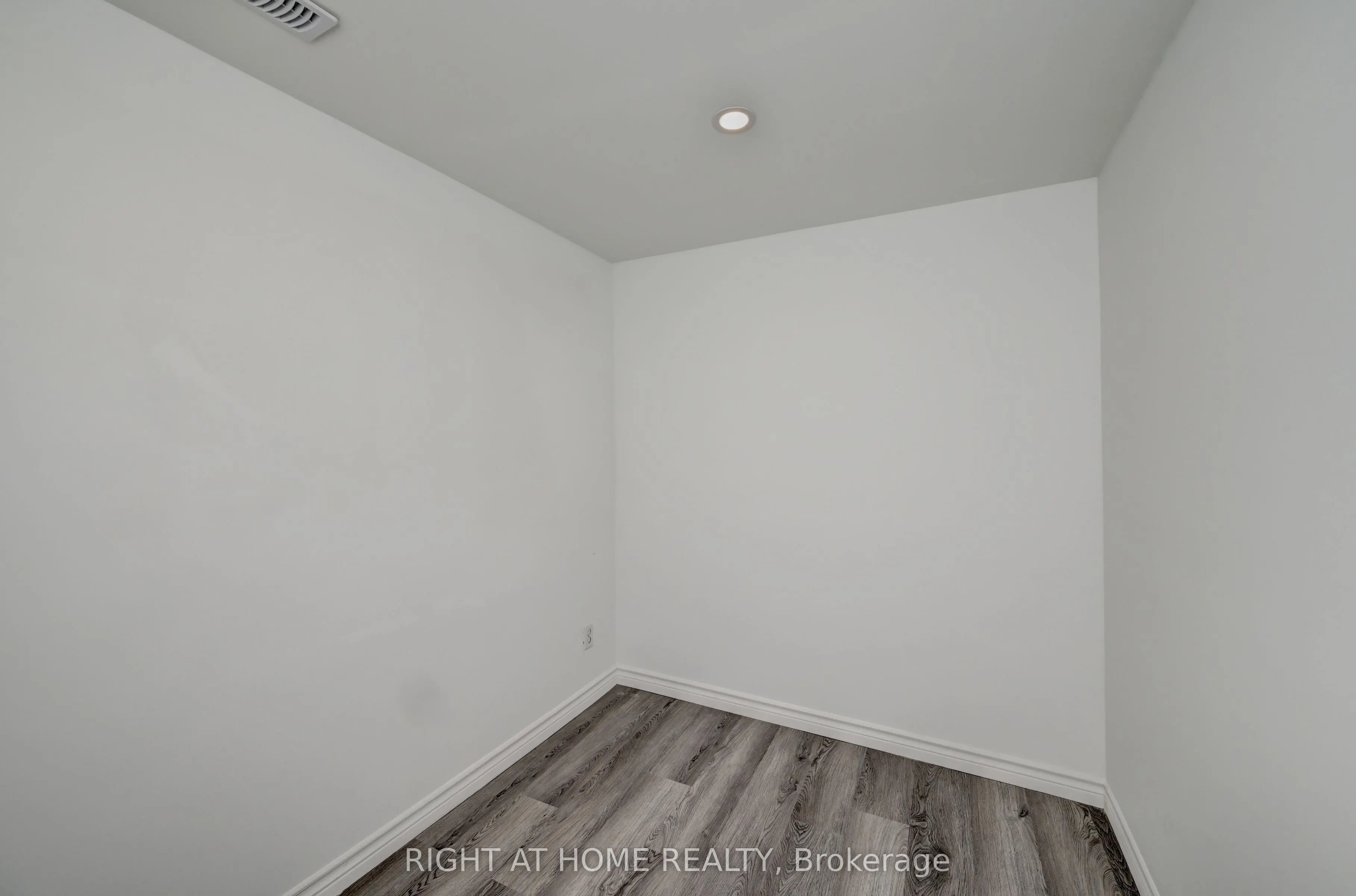 10 Monroe Street N