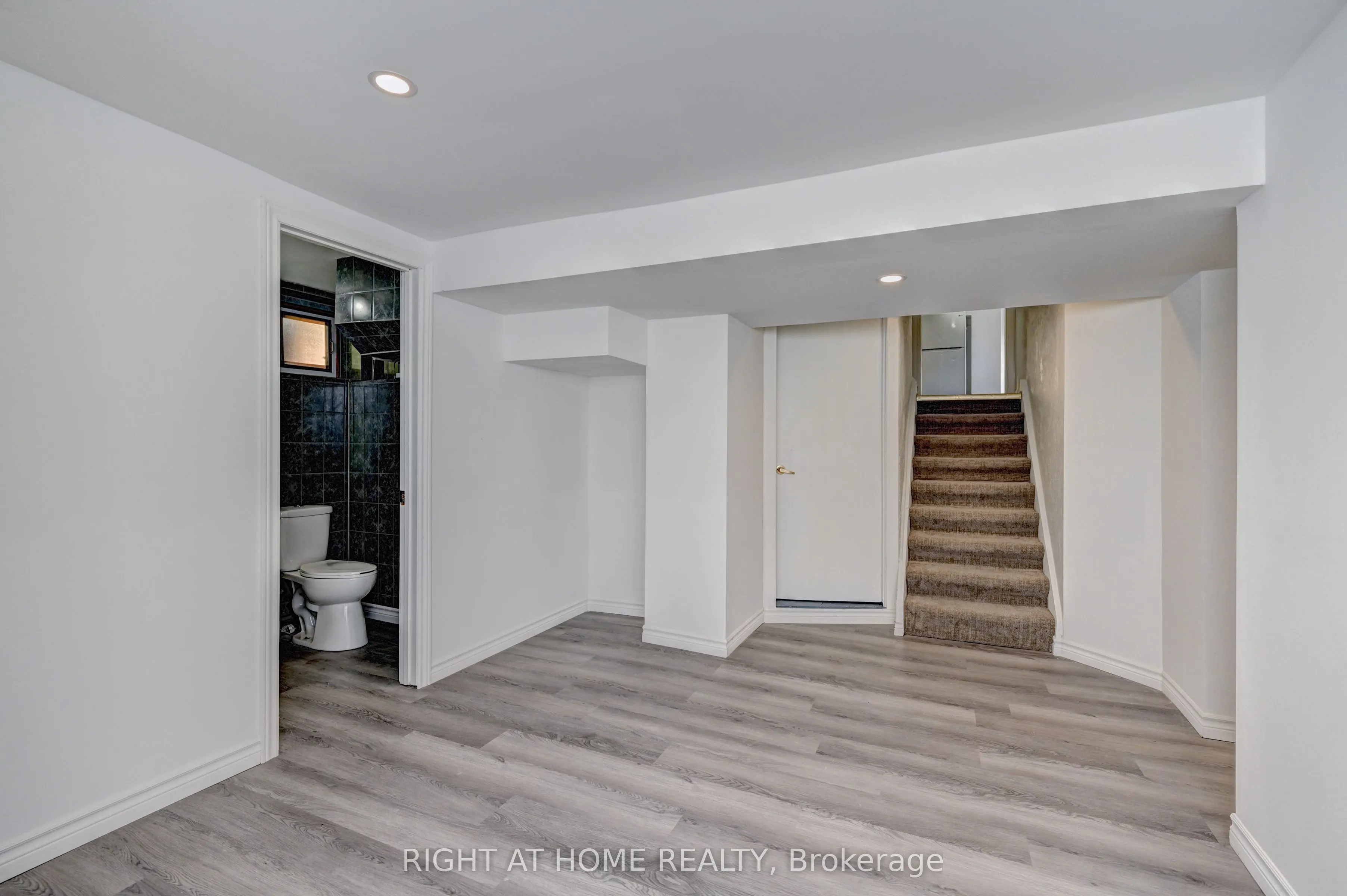 10 Monroe Street N