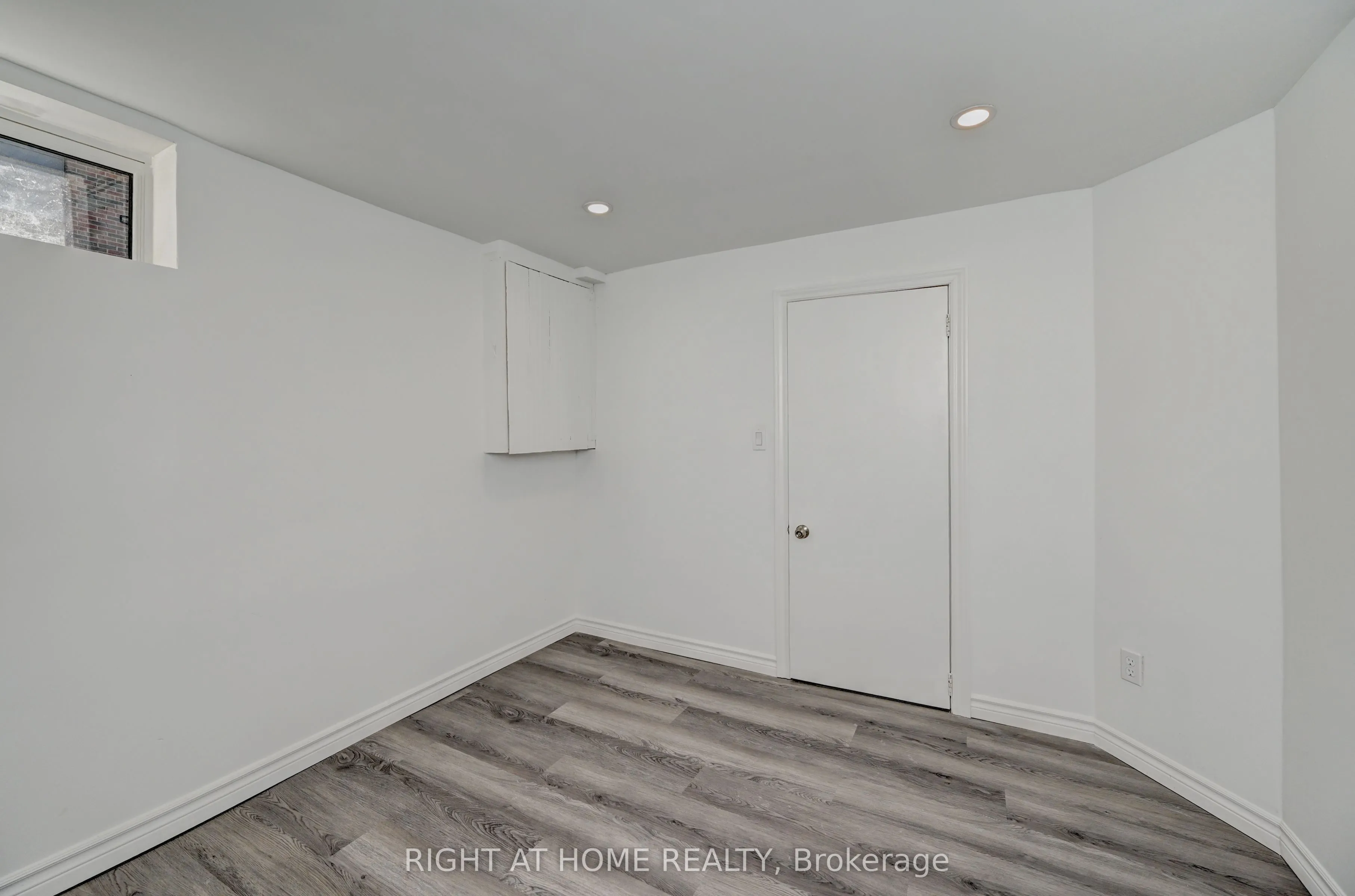 10 Monroe Street N