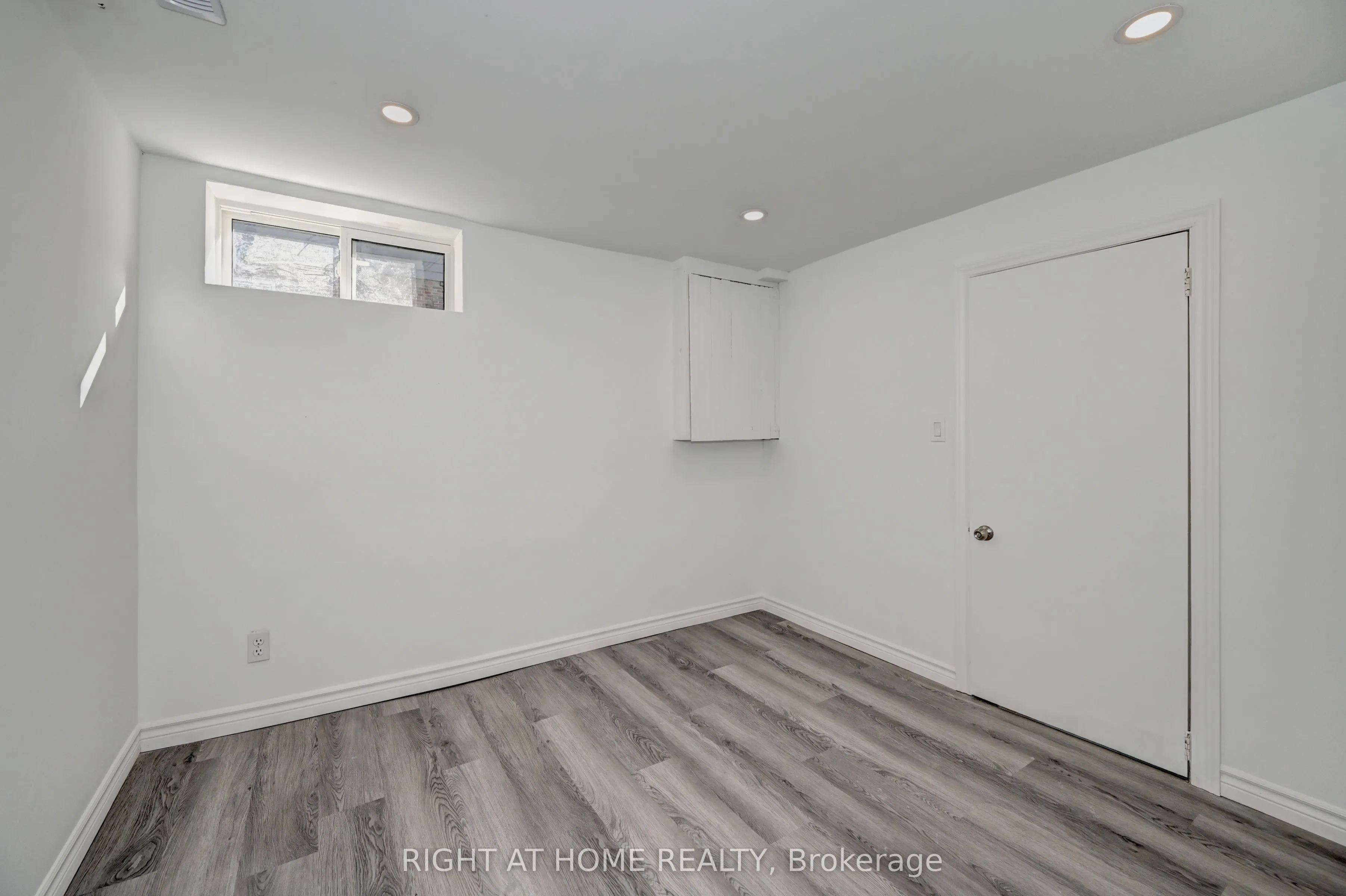 10 Monroe Street N
