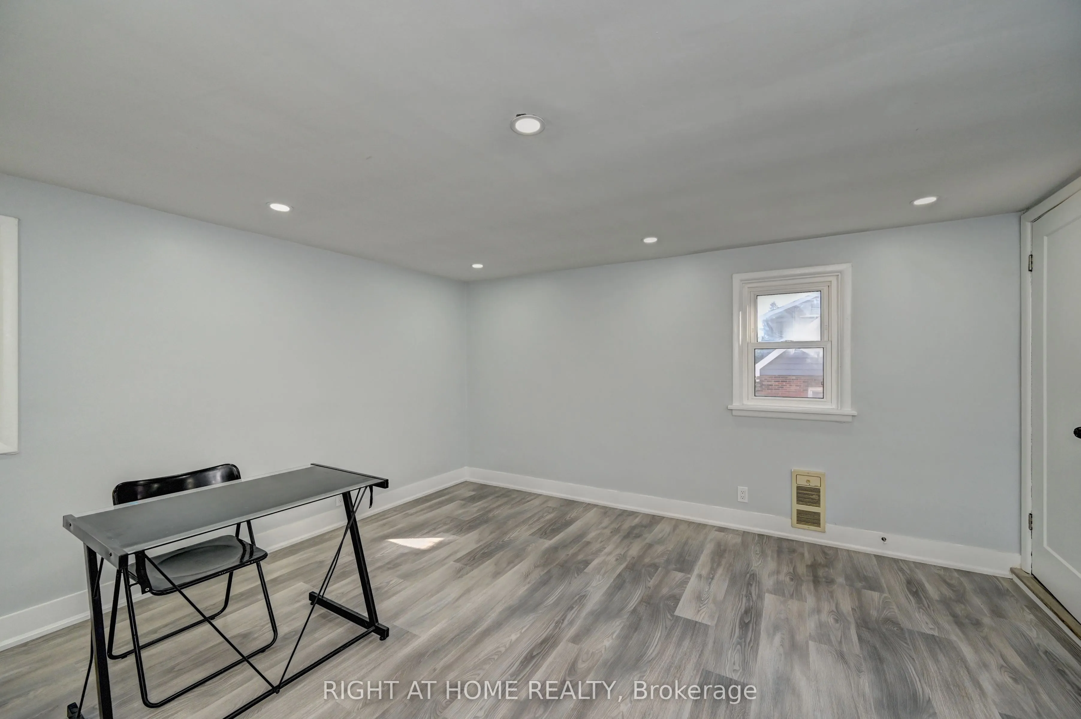 10 Monroe Street N
