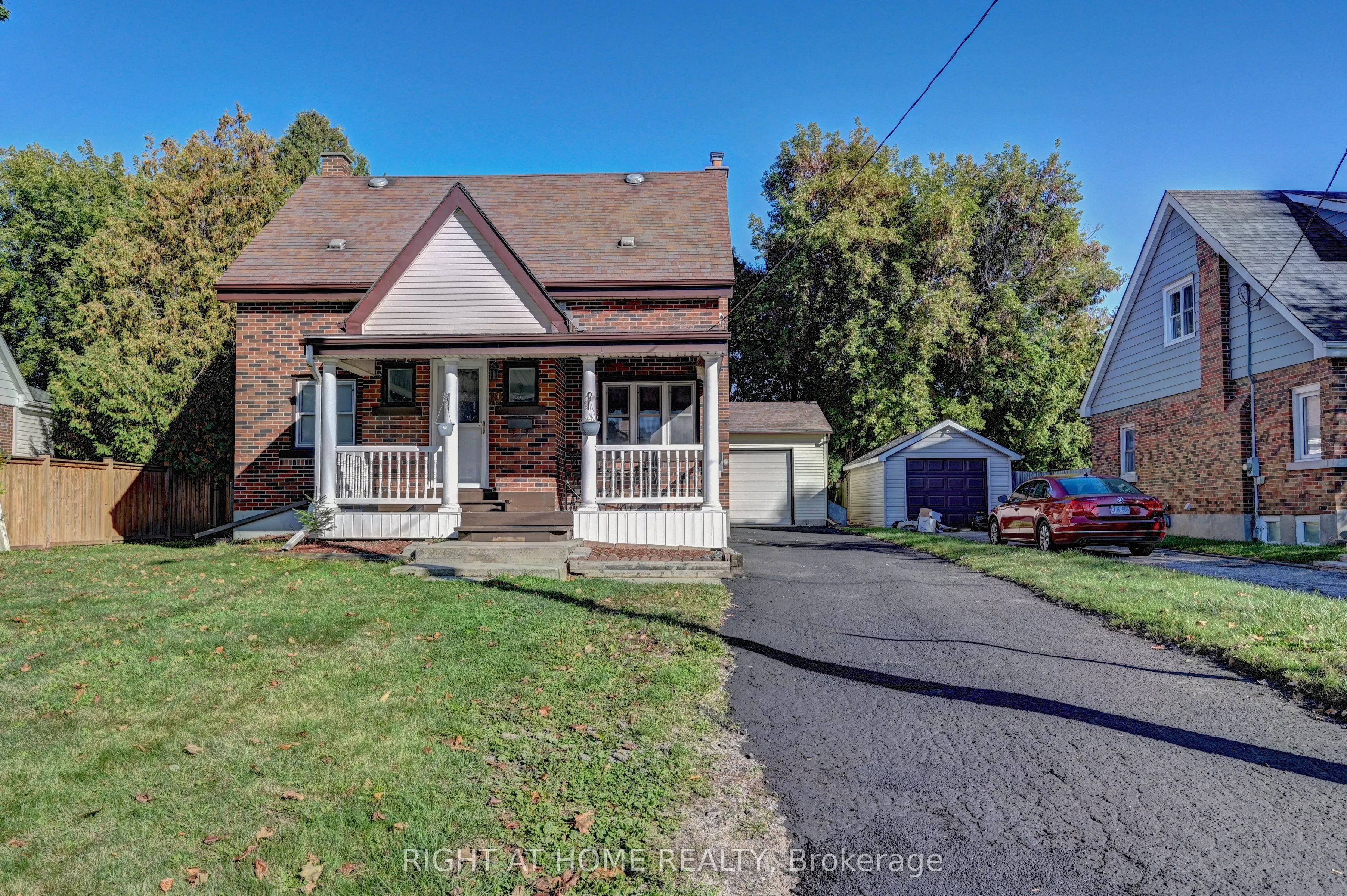 10 Monroe Street N