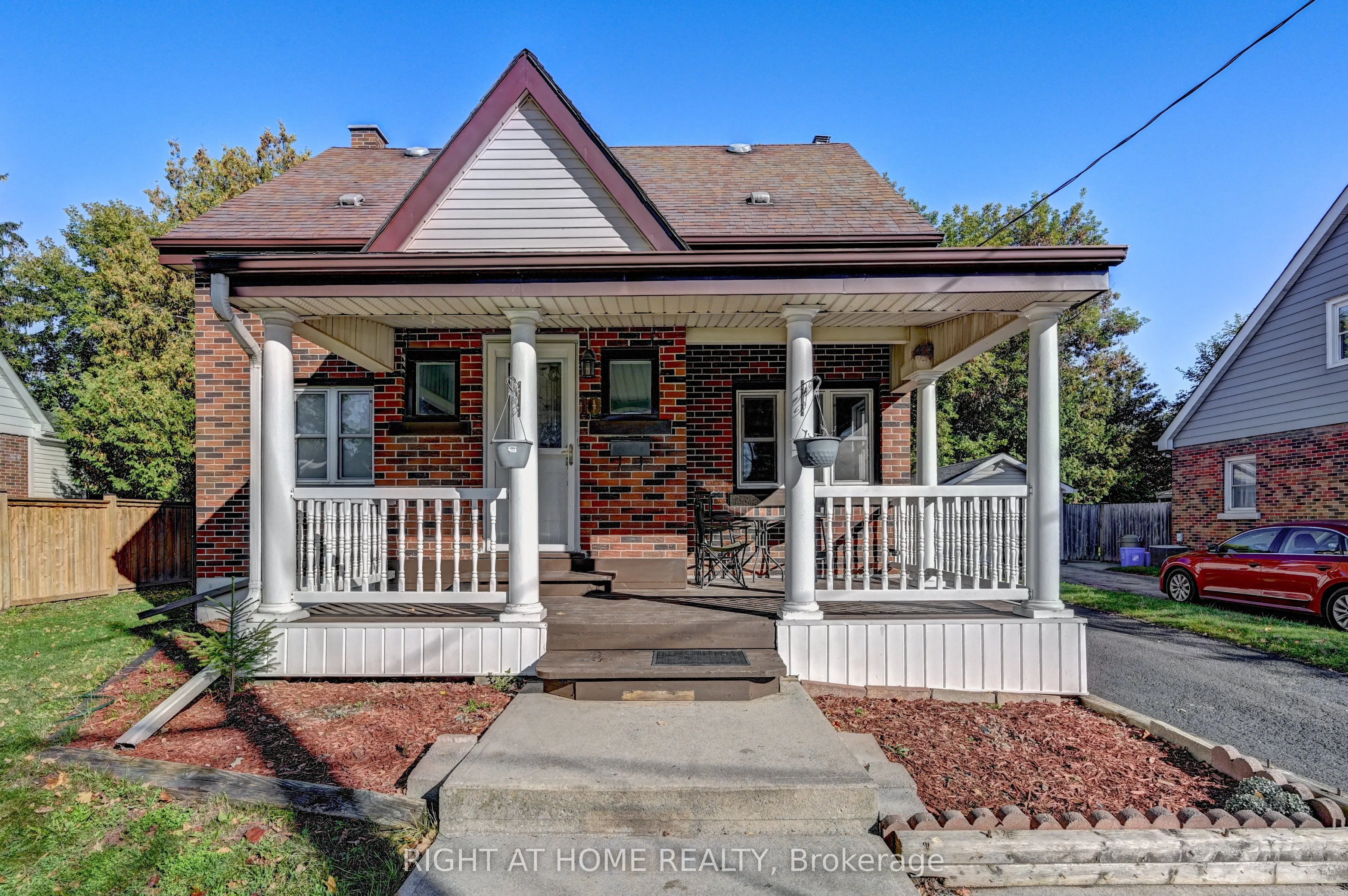 10 Monroe Street N