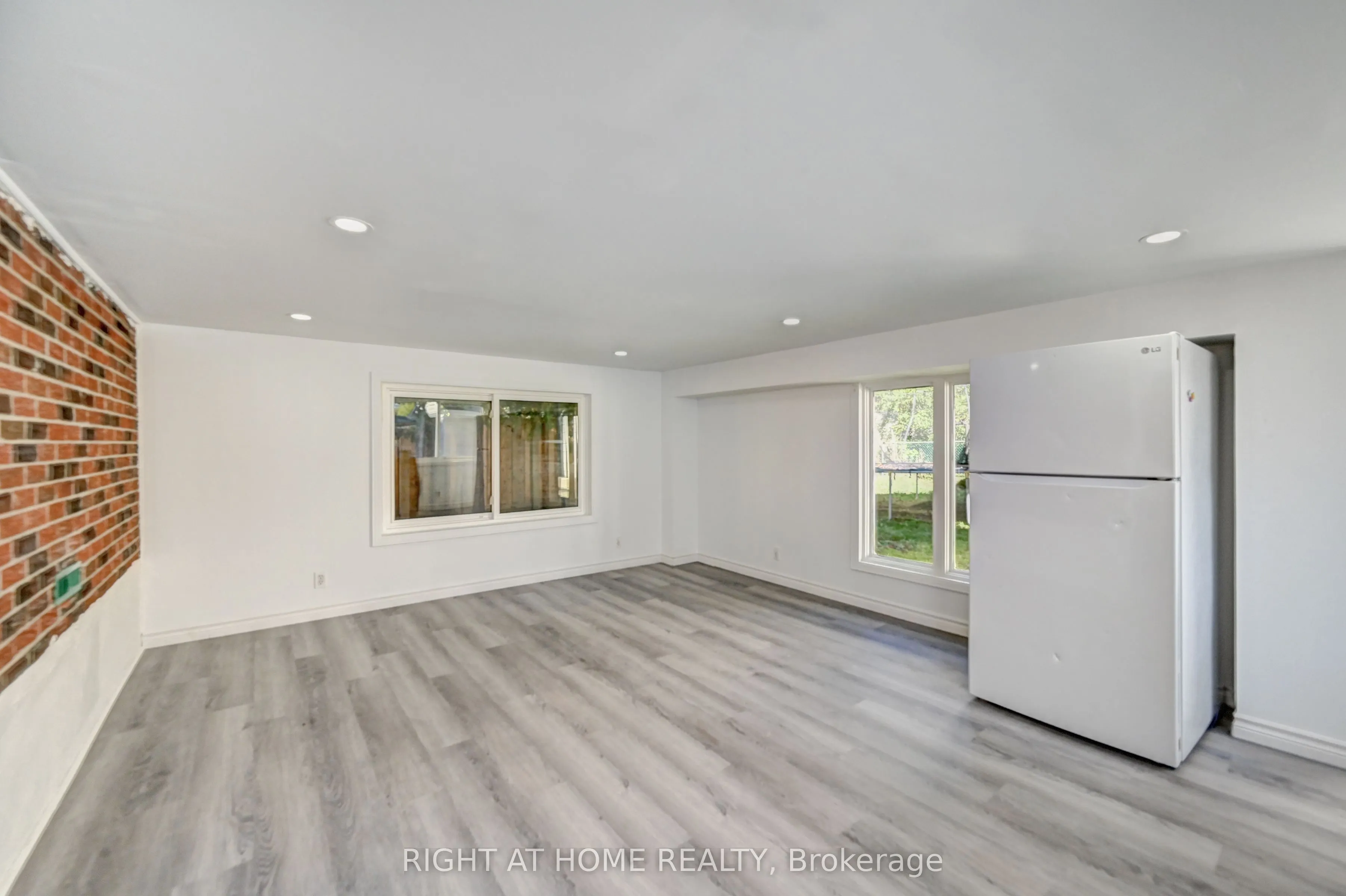 10 Monroe Street N
