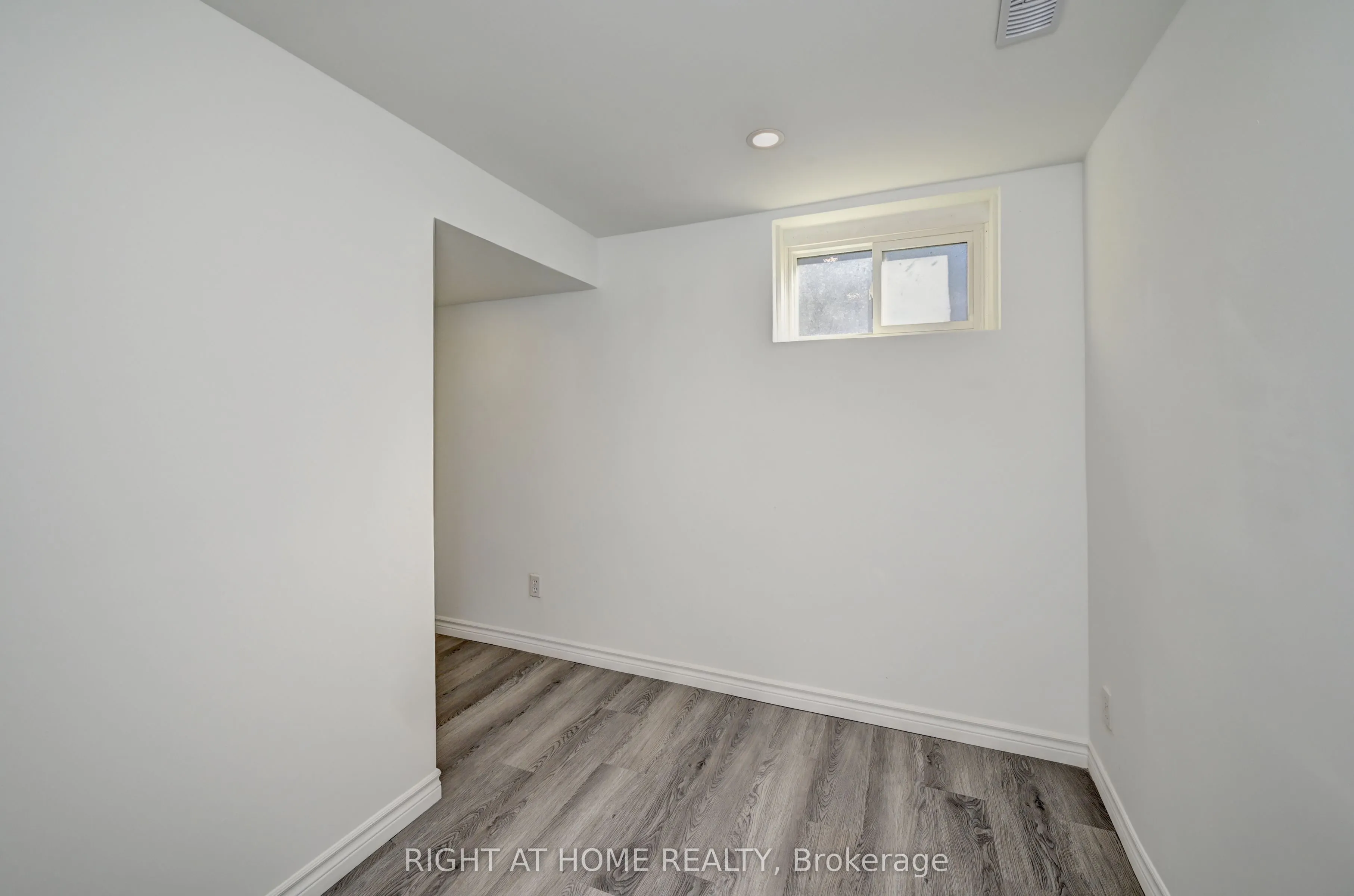 10 Monroe Street N