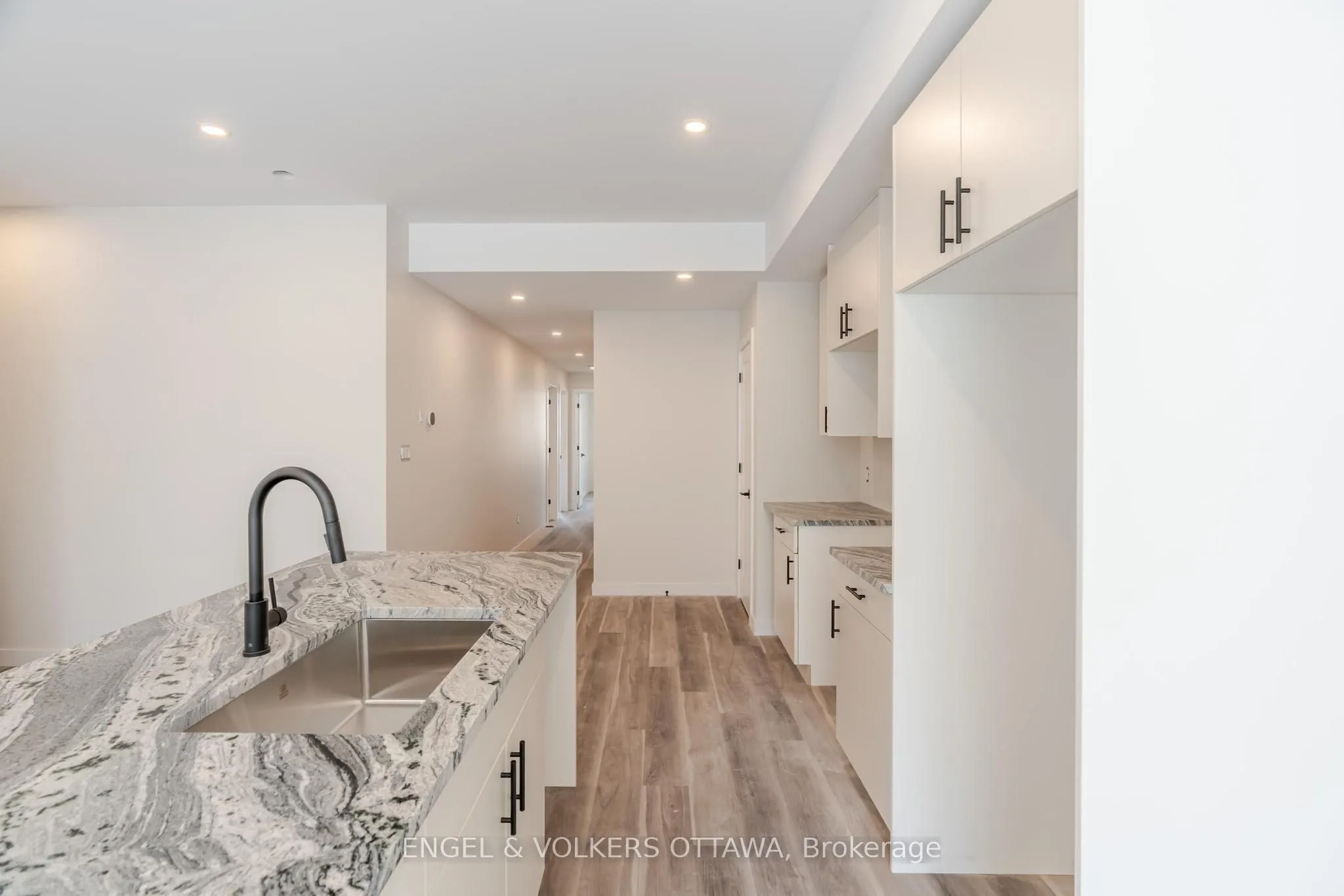 195 Hopewell Avenue, #C