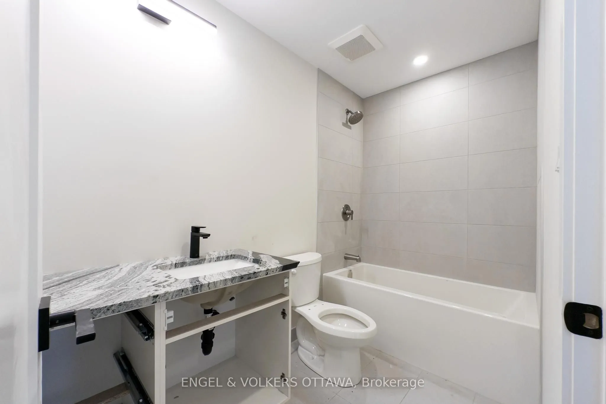 195 Hopewell Avenue, #C