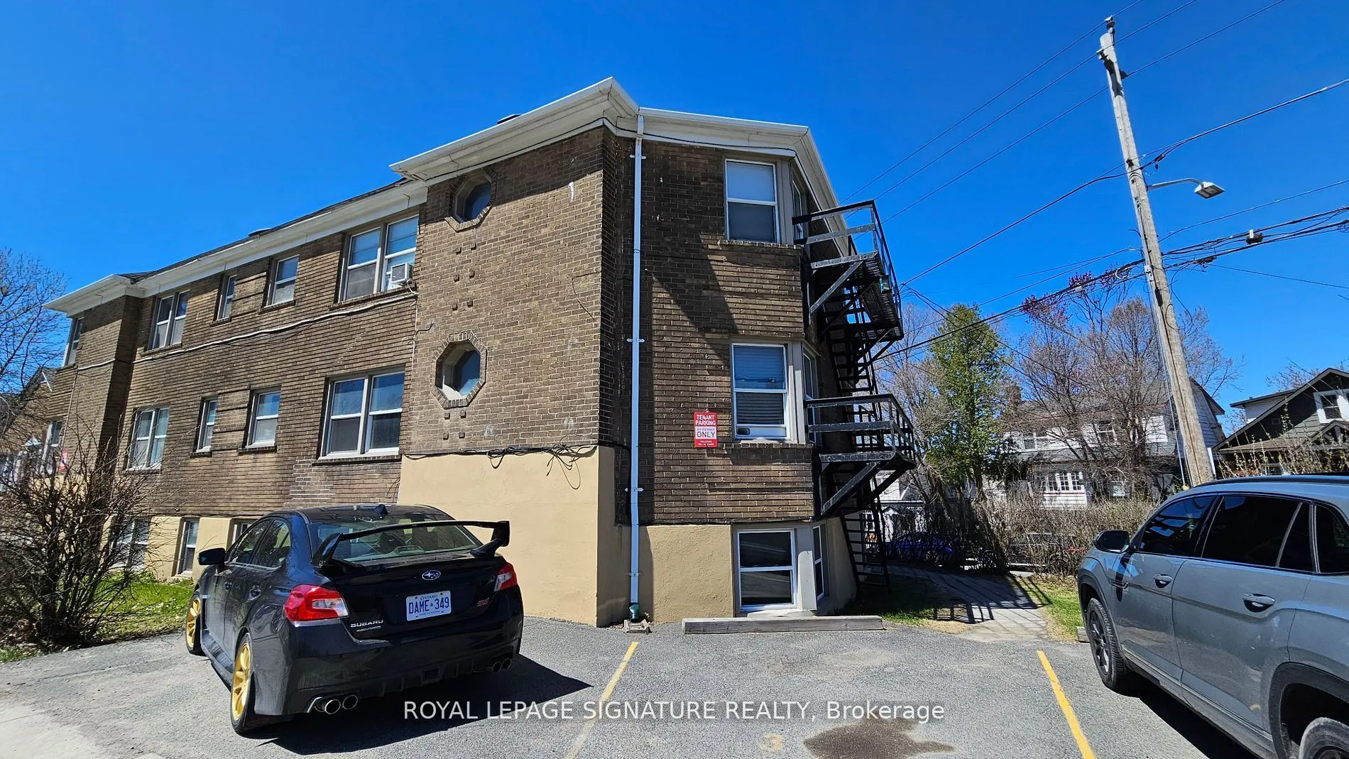 99 Douglas Street