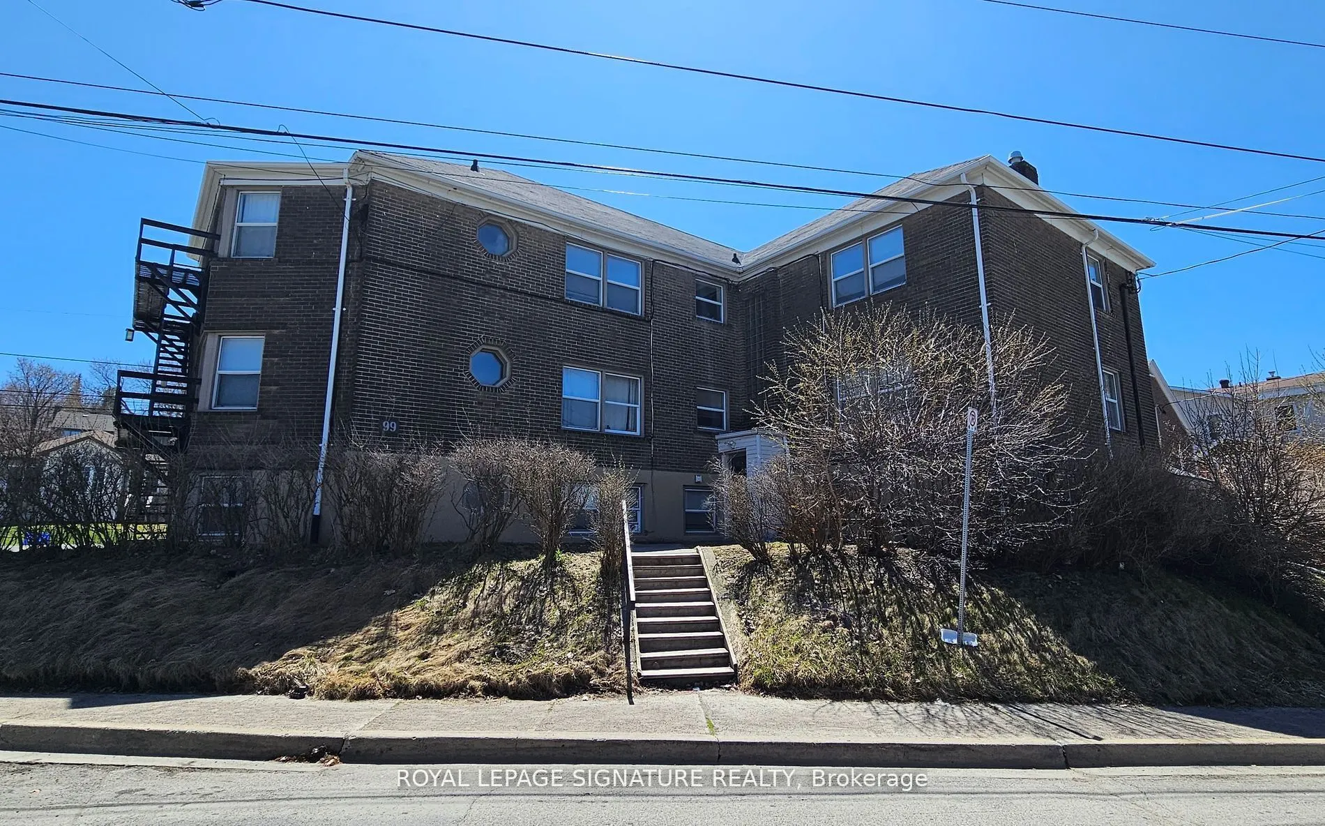 99 Douglas Street