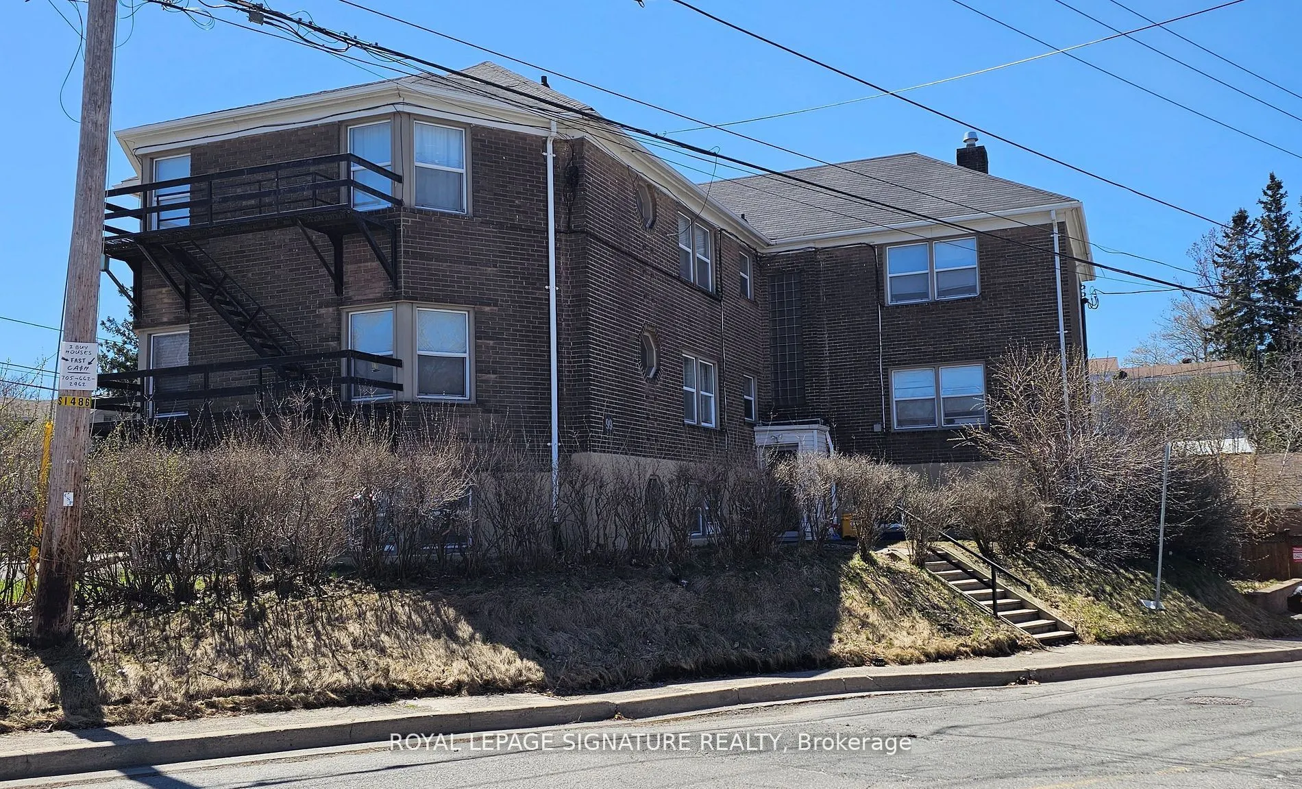 99 Douglas Street