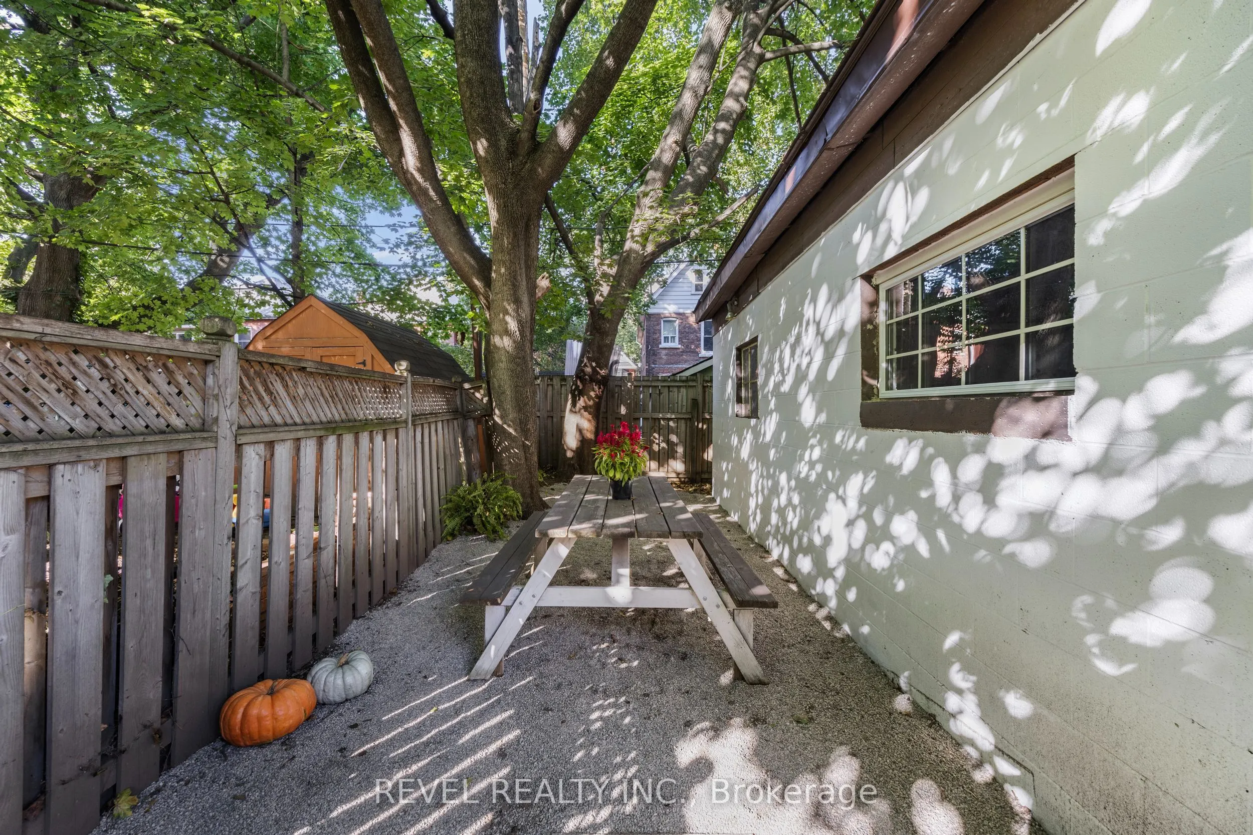 289 Cumberland Avenue