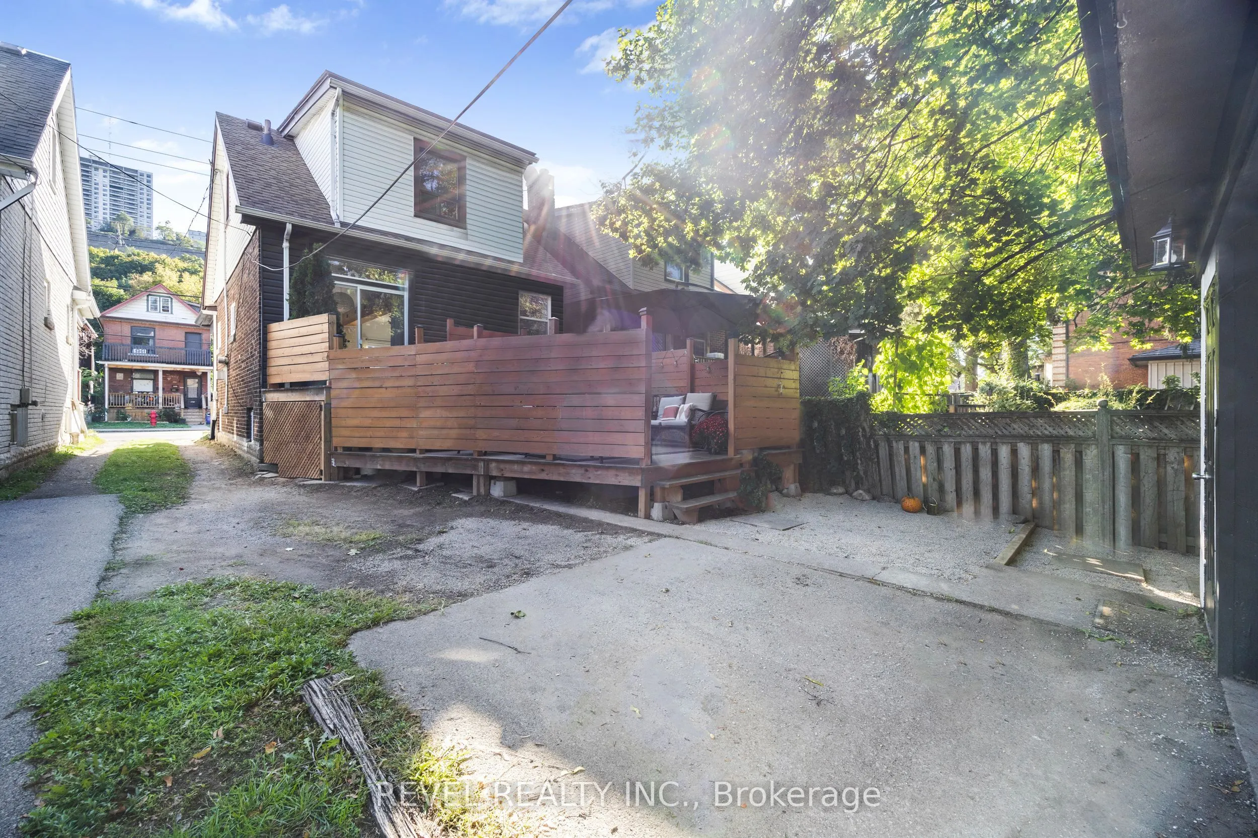 289 Cumberland Avenue
