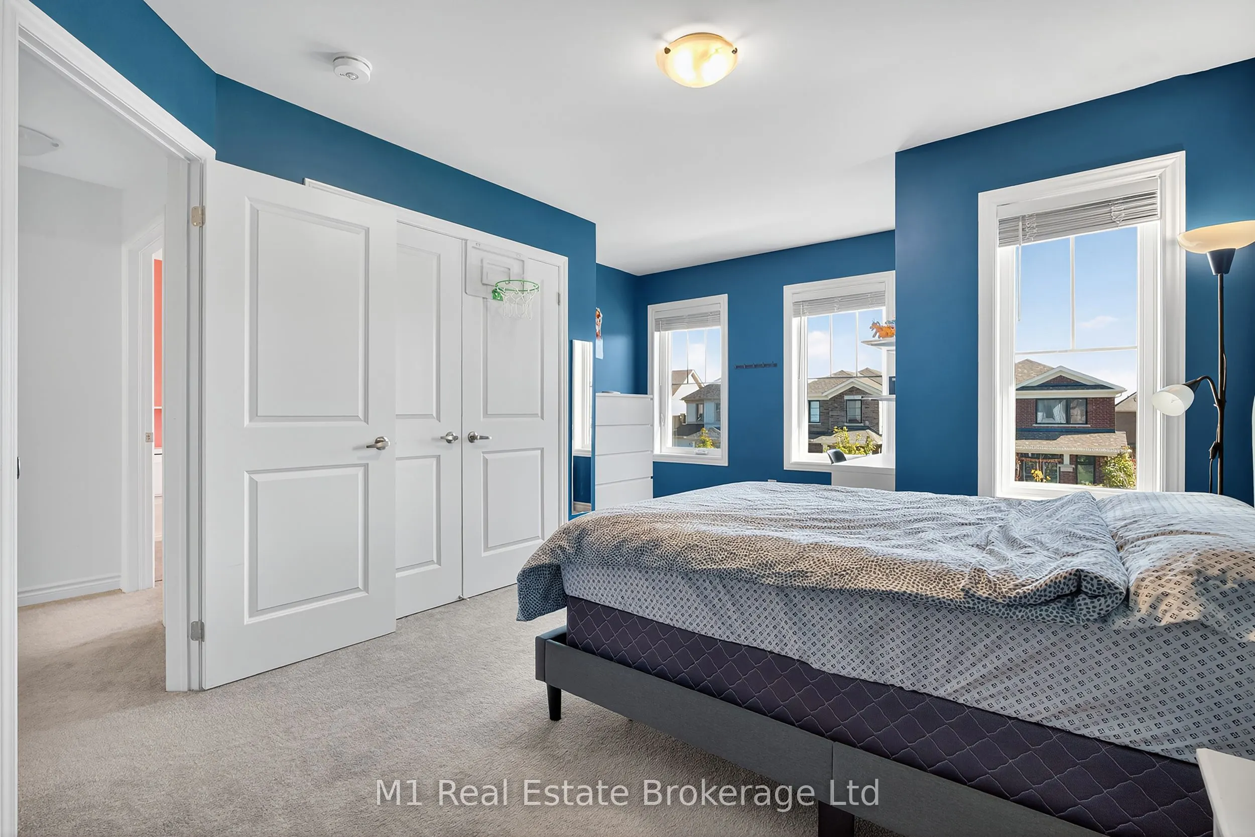 43 Harpin Way W