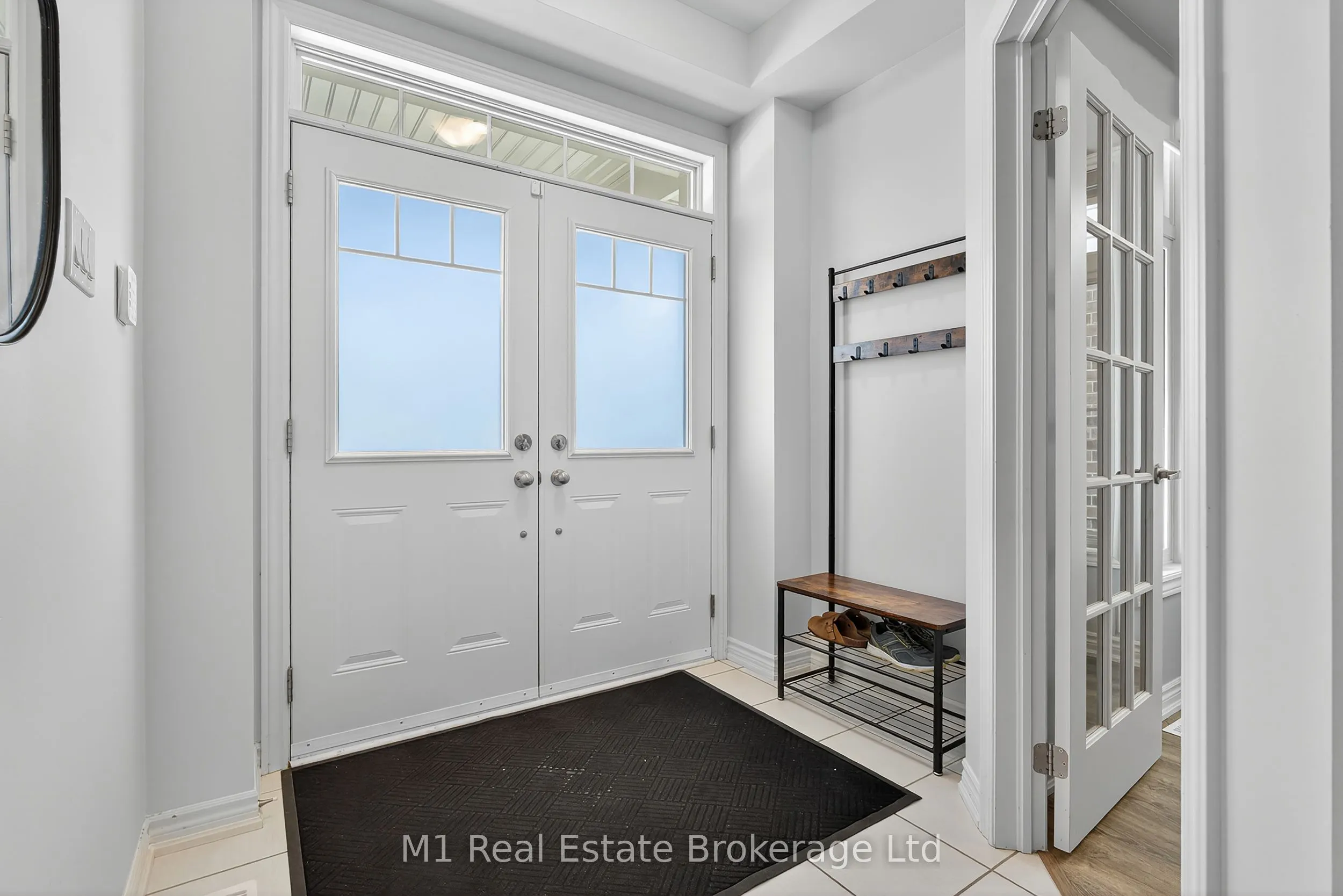 43 Harpin Way W