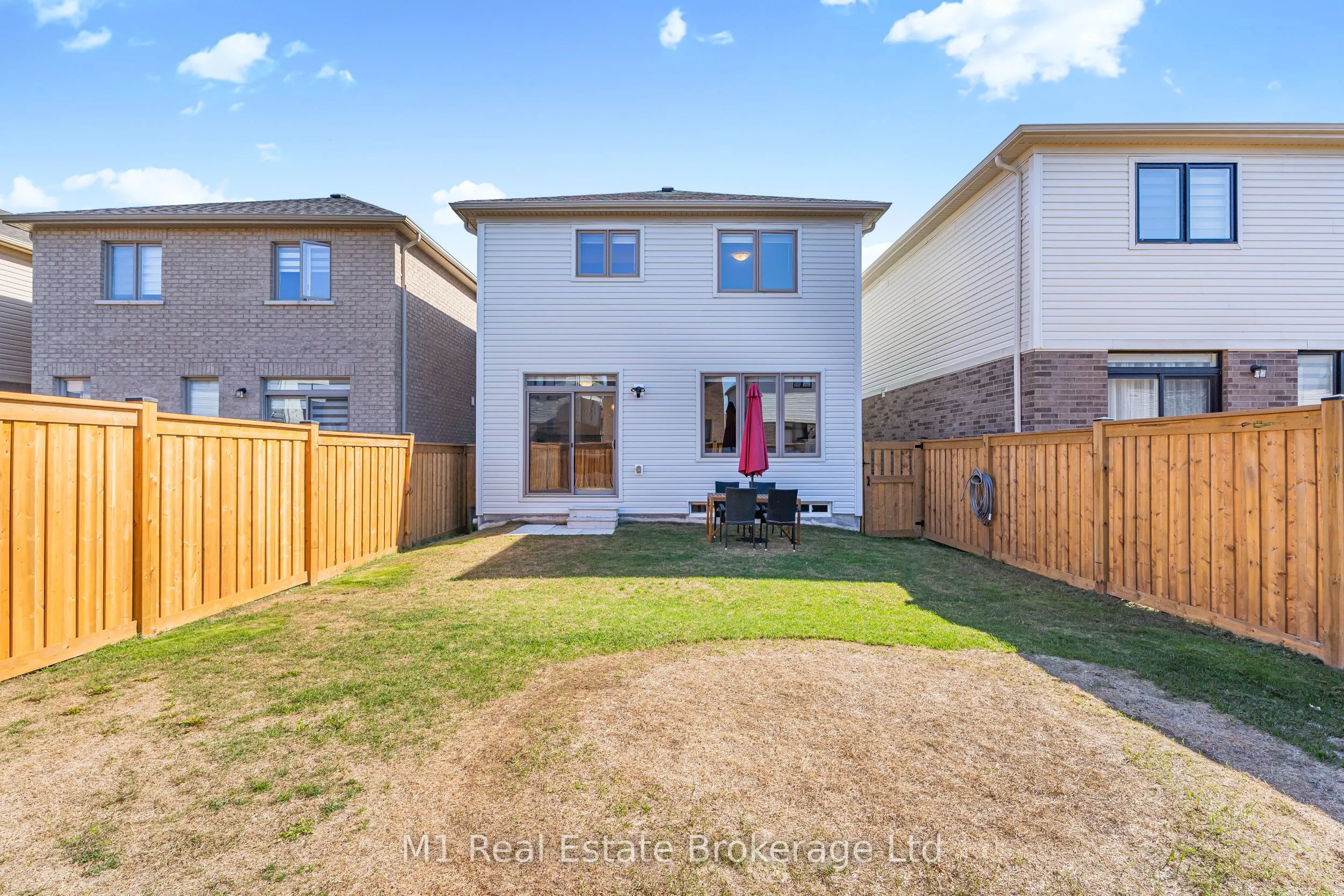 43 Harpin Way W