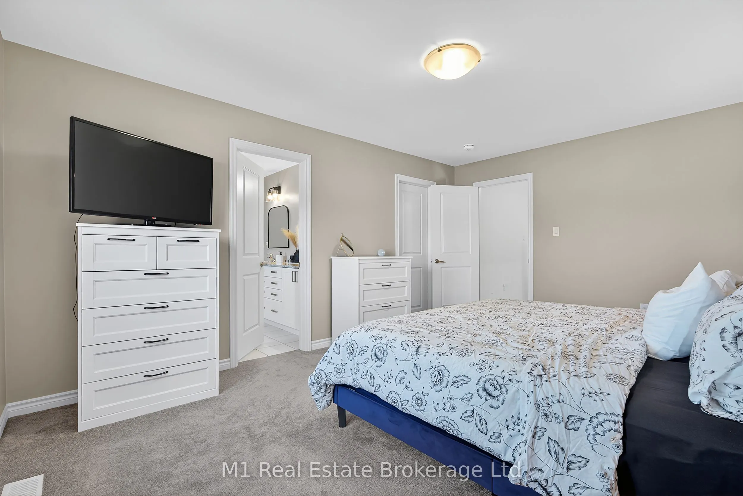 43 Harpin Way W