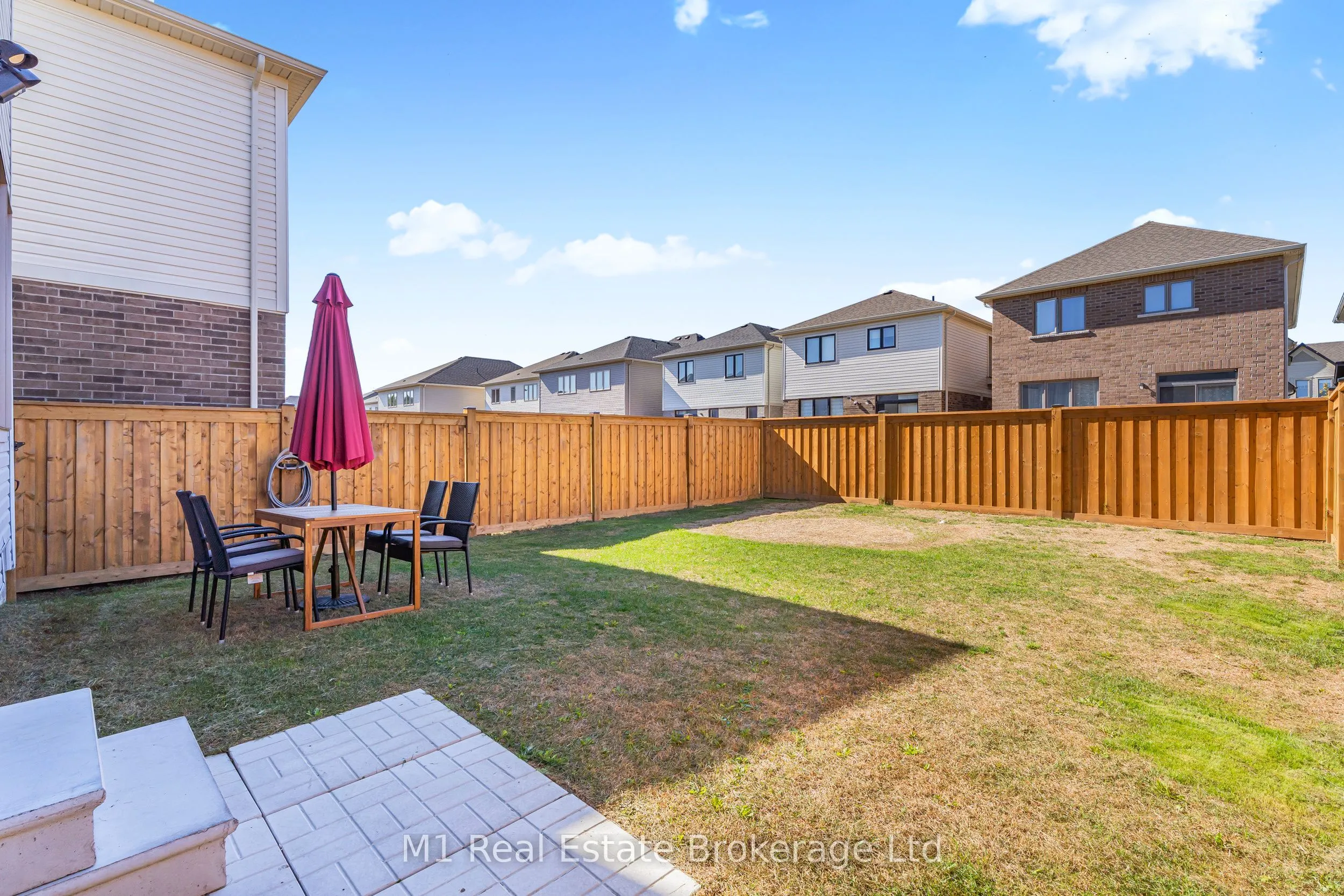 43 Harpin Way W