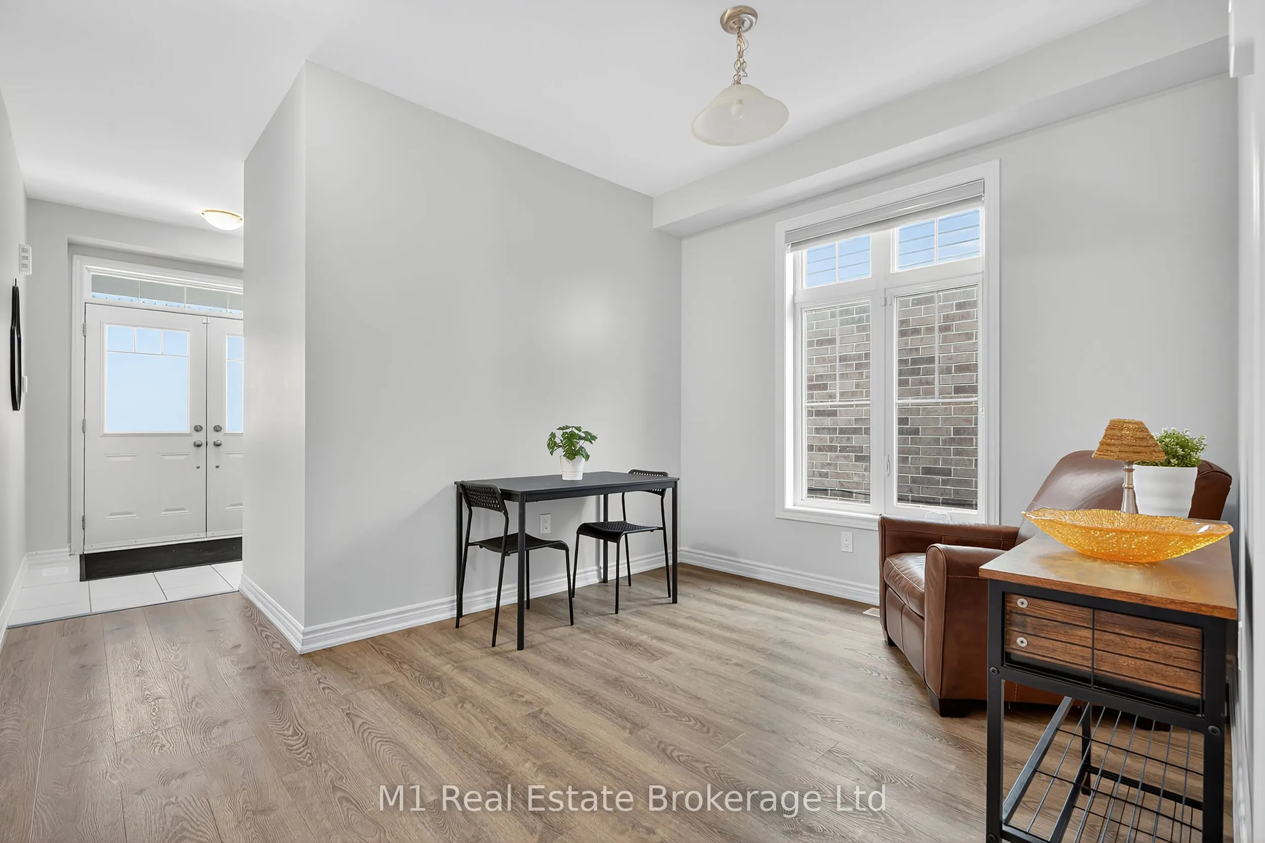 43 Harpin Way W
