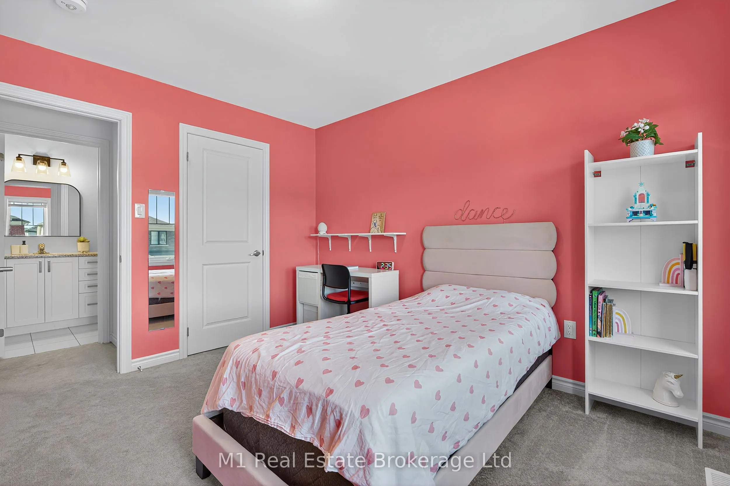43 Harpin Way W