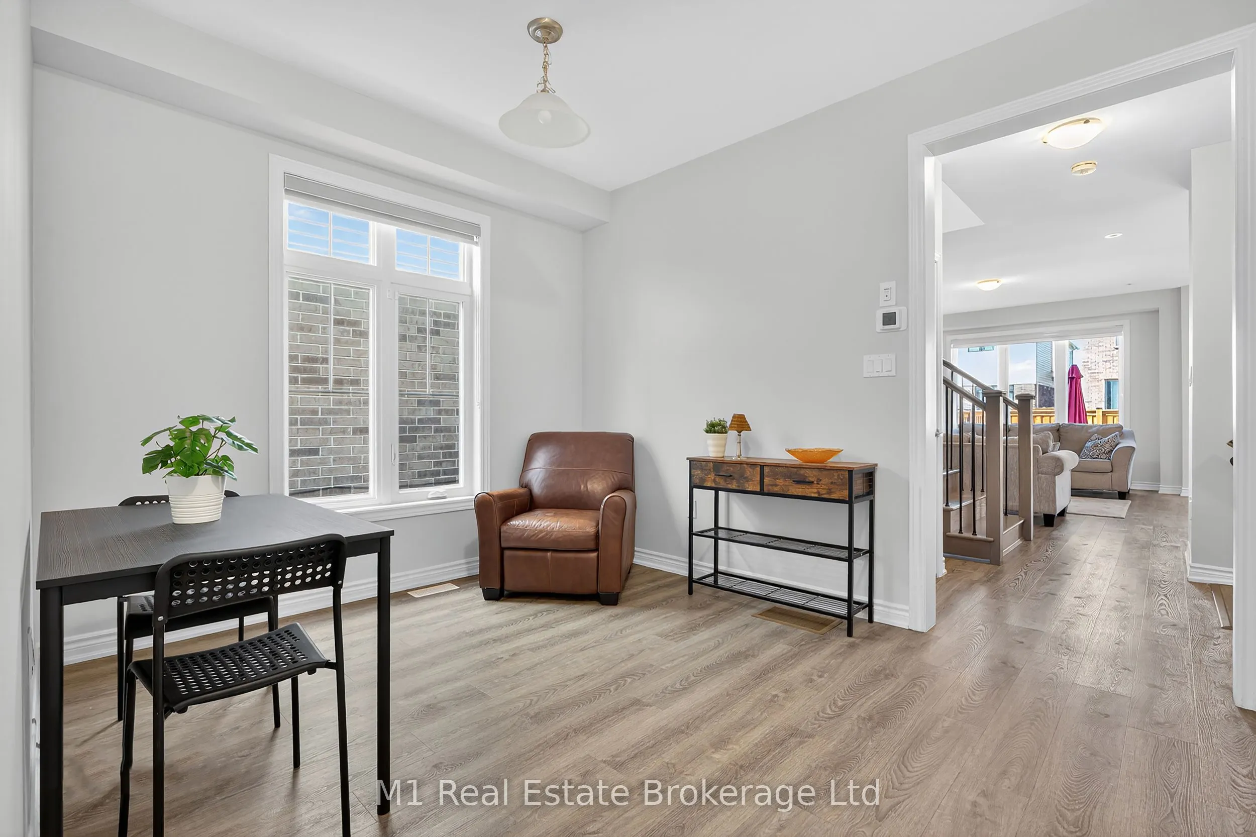 43 Harpin Way W