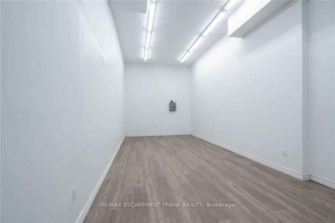 135 JAMES Street N, #1