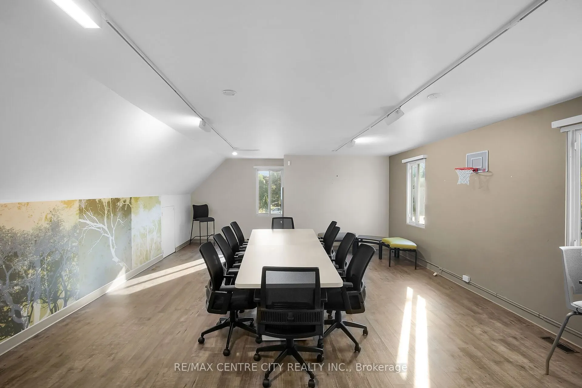 302 Wellington Road