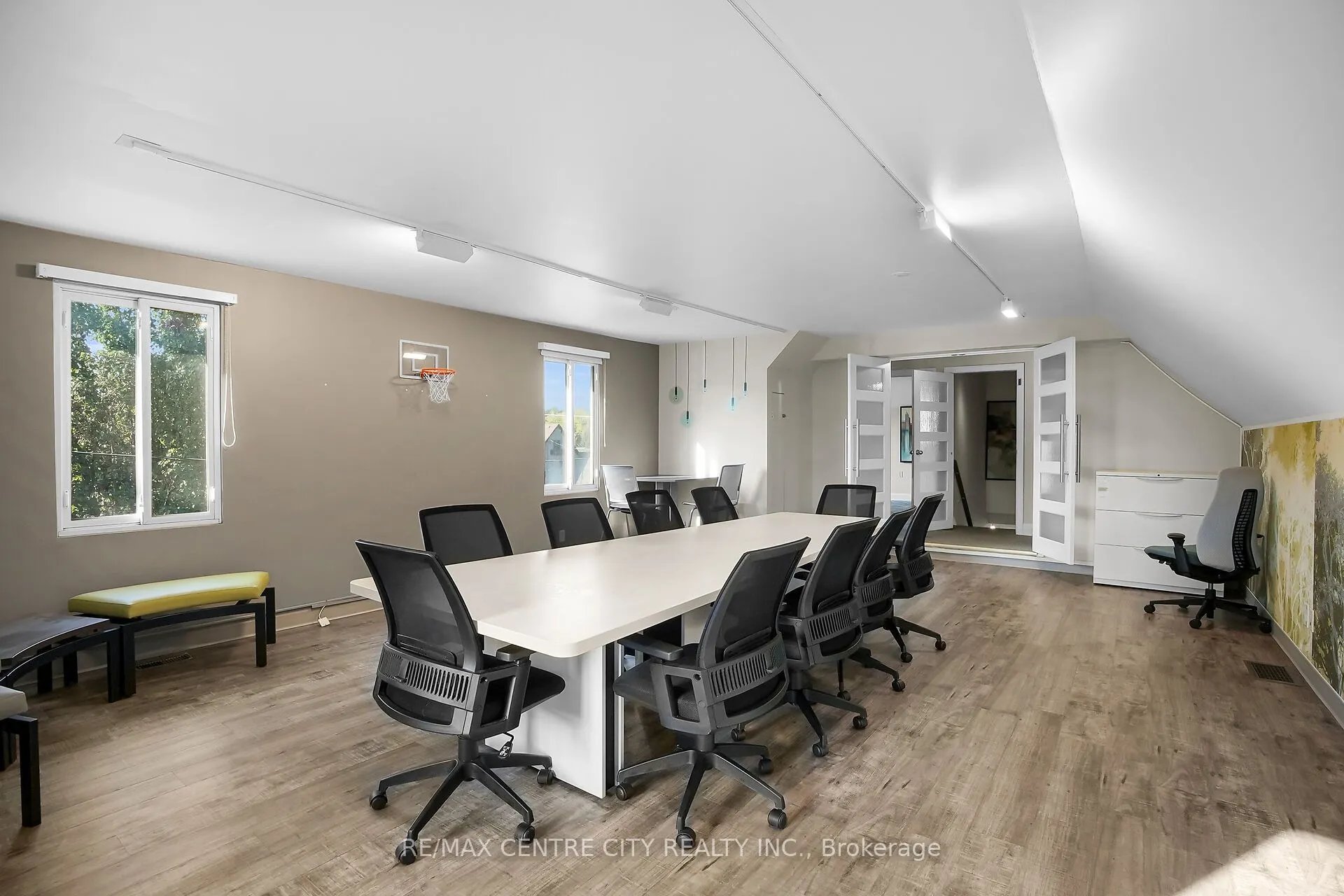 302 Wellington Road